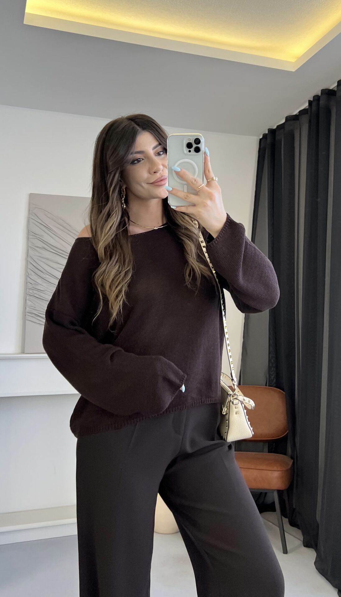 Oval Yaka Yumuşak Dokulu Kahve Merserize