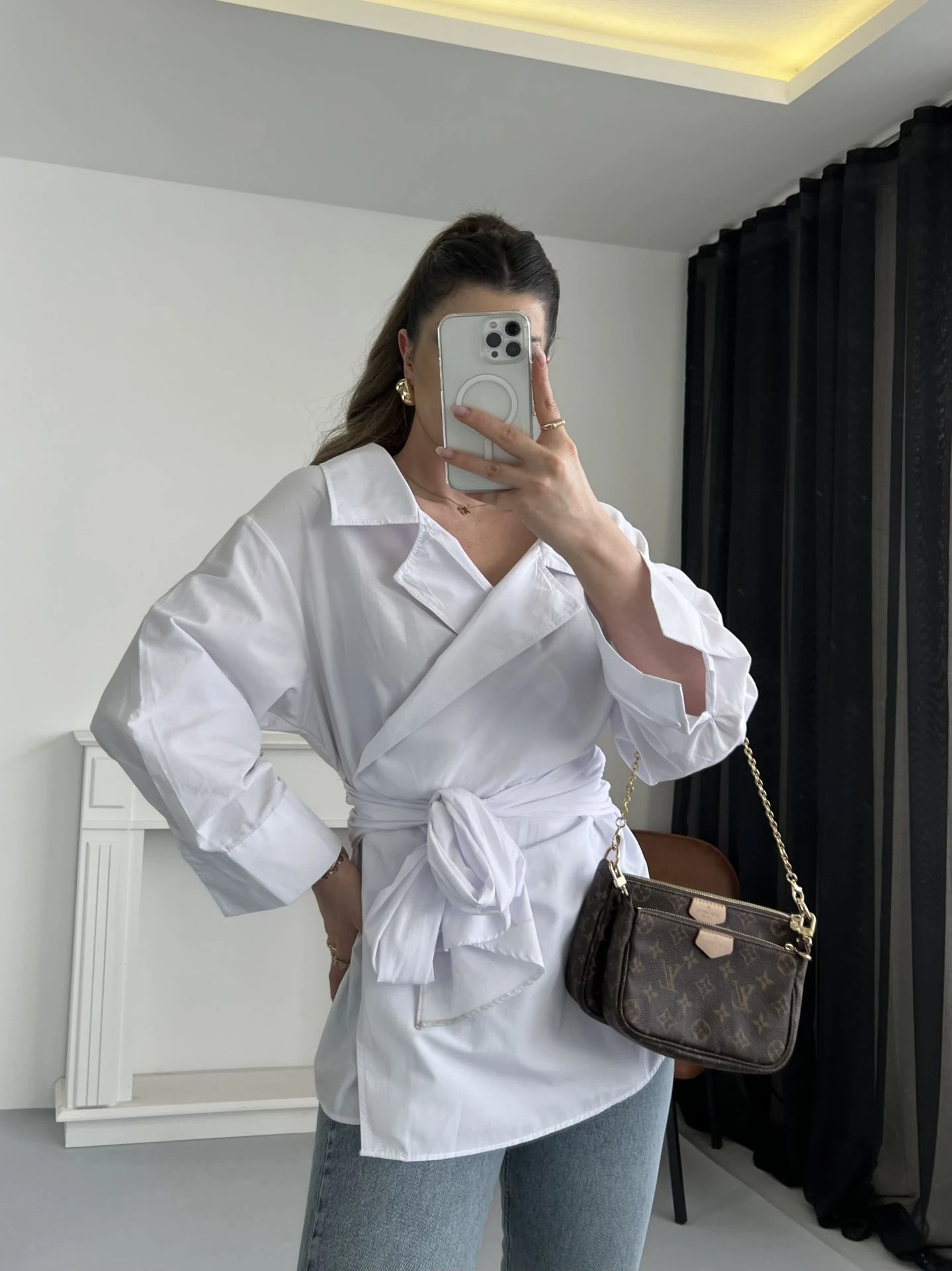 Tasarım Beyaz Bağlamalı Gömlek