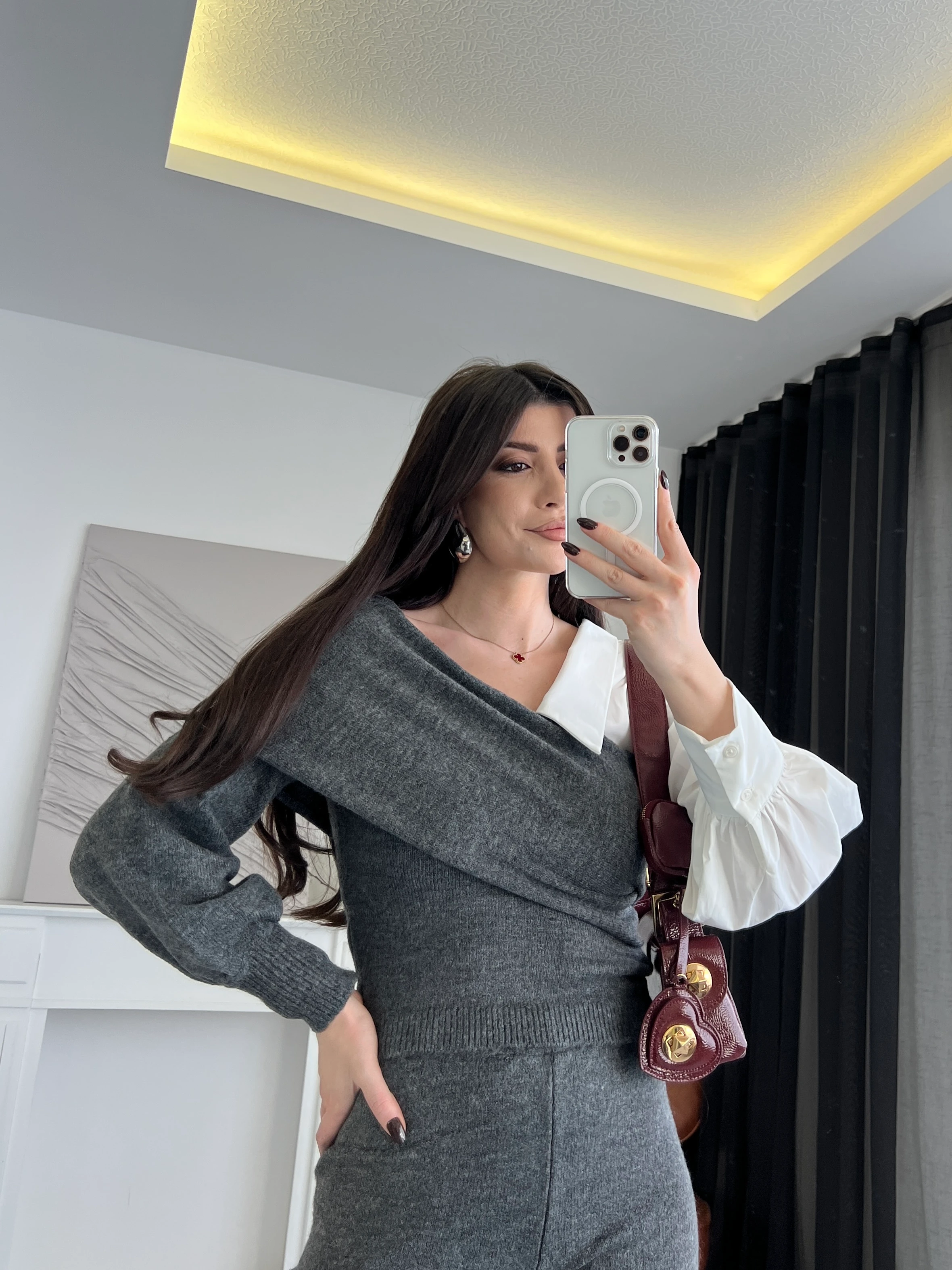 Asimetrik Omuz Dekolteli Bluz