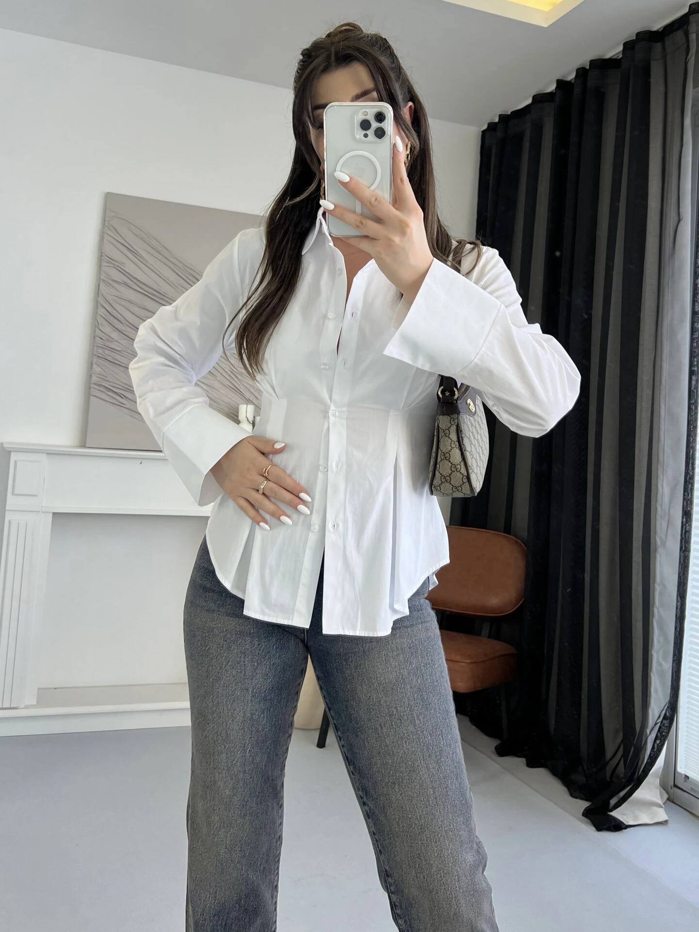 Belden Oturtmalı Beyaz Gömlek