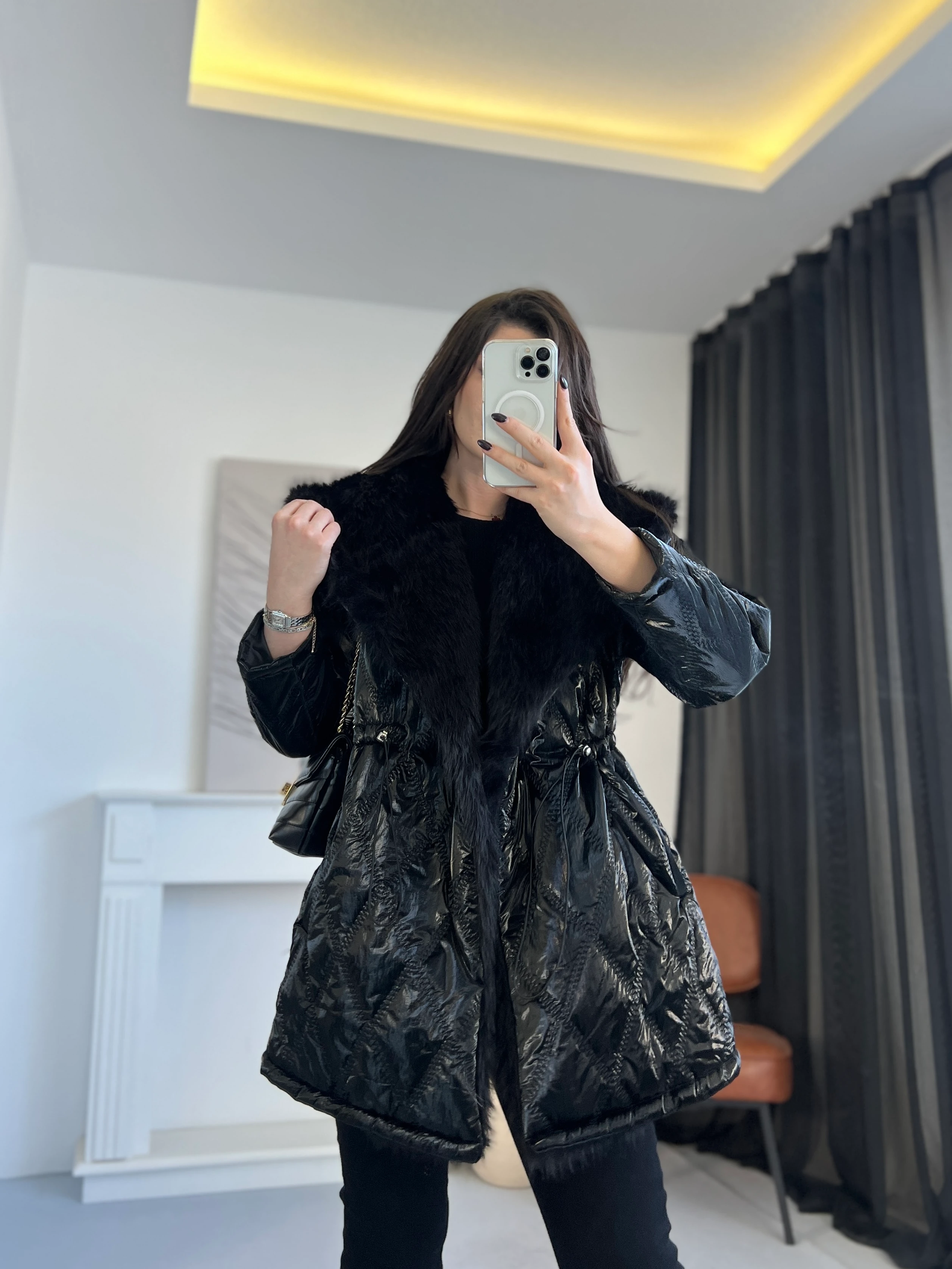 Kürk Yakalı Parlak Mont 