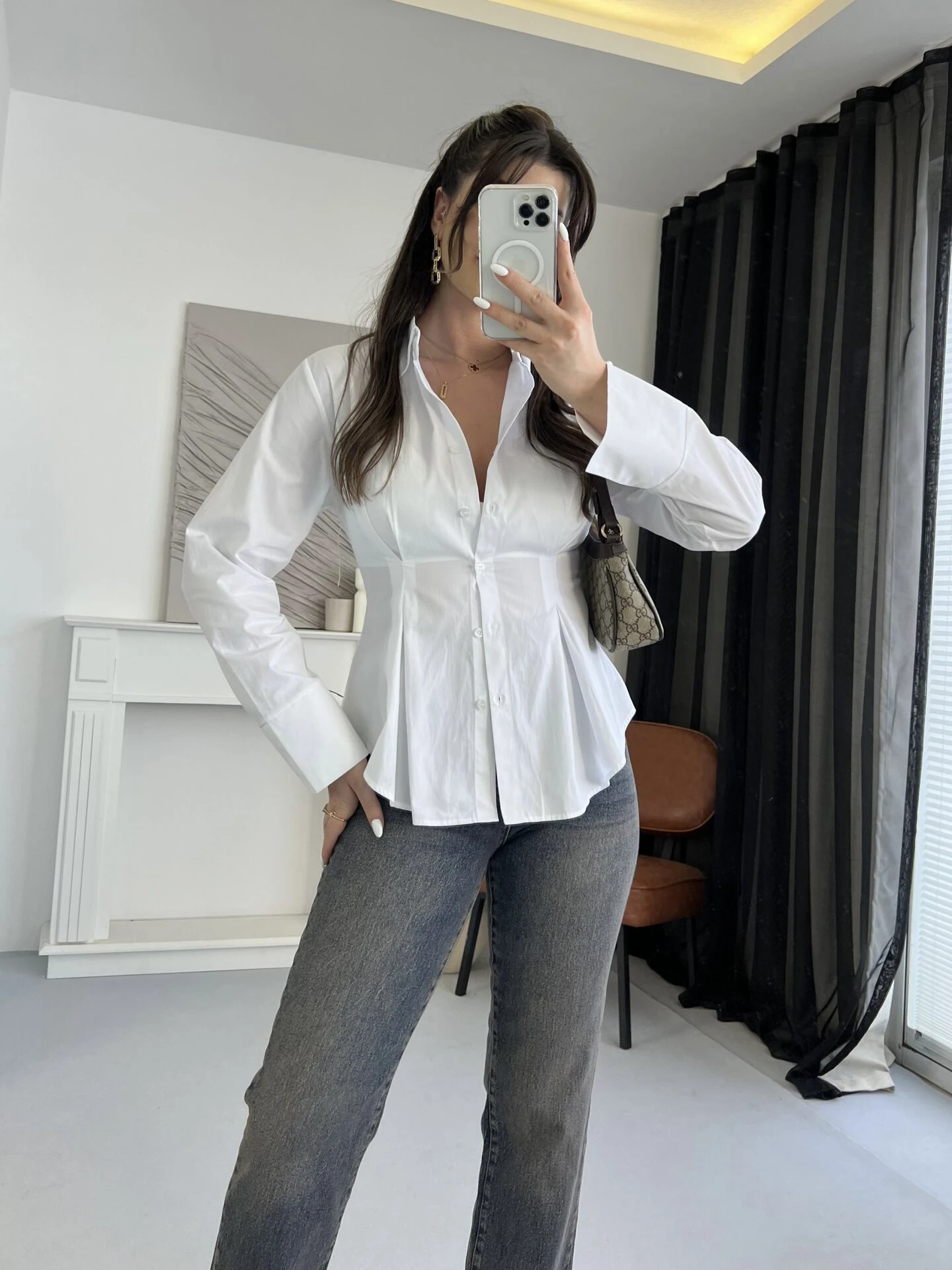 Belden Oturtmalı Beyaz Gömlek