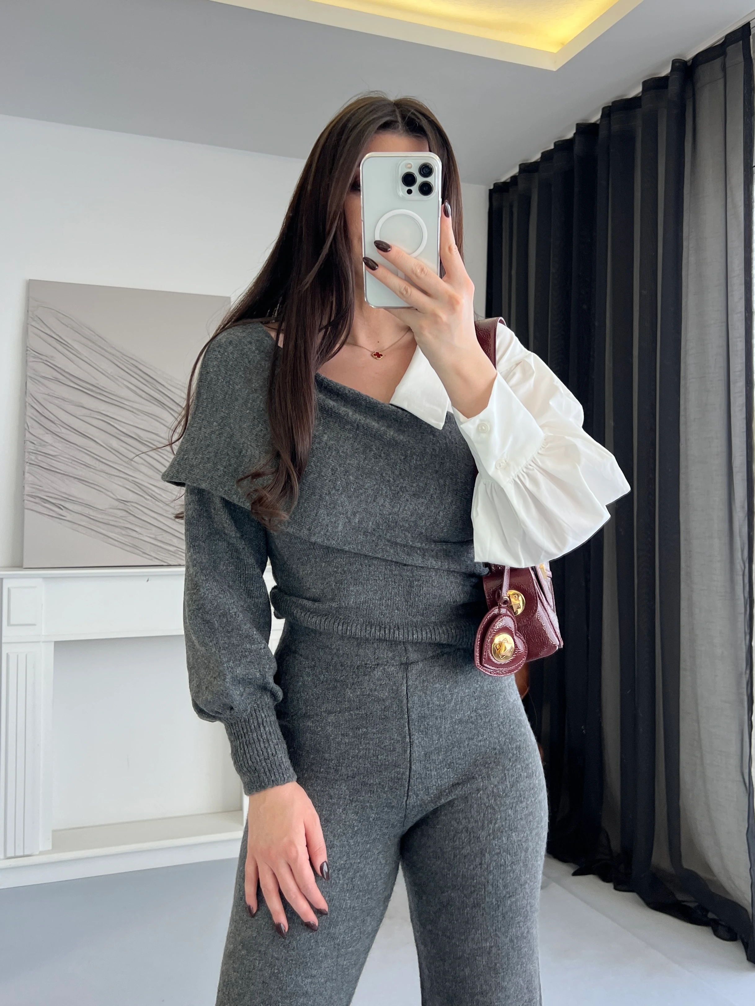 Asimetrik Omuz Dekolteli Bluz