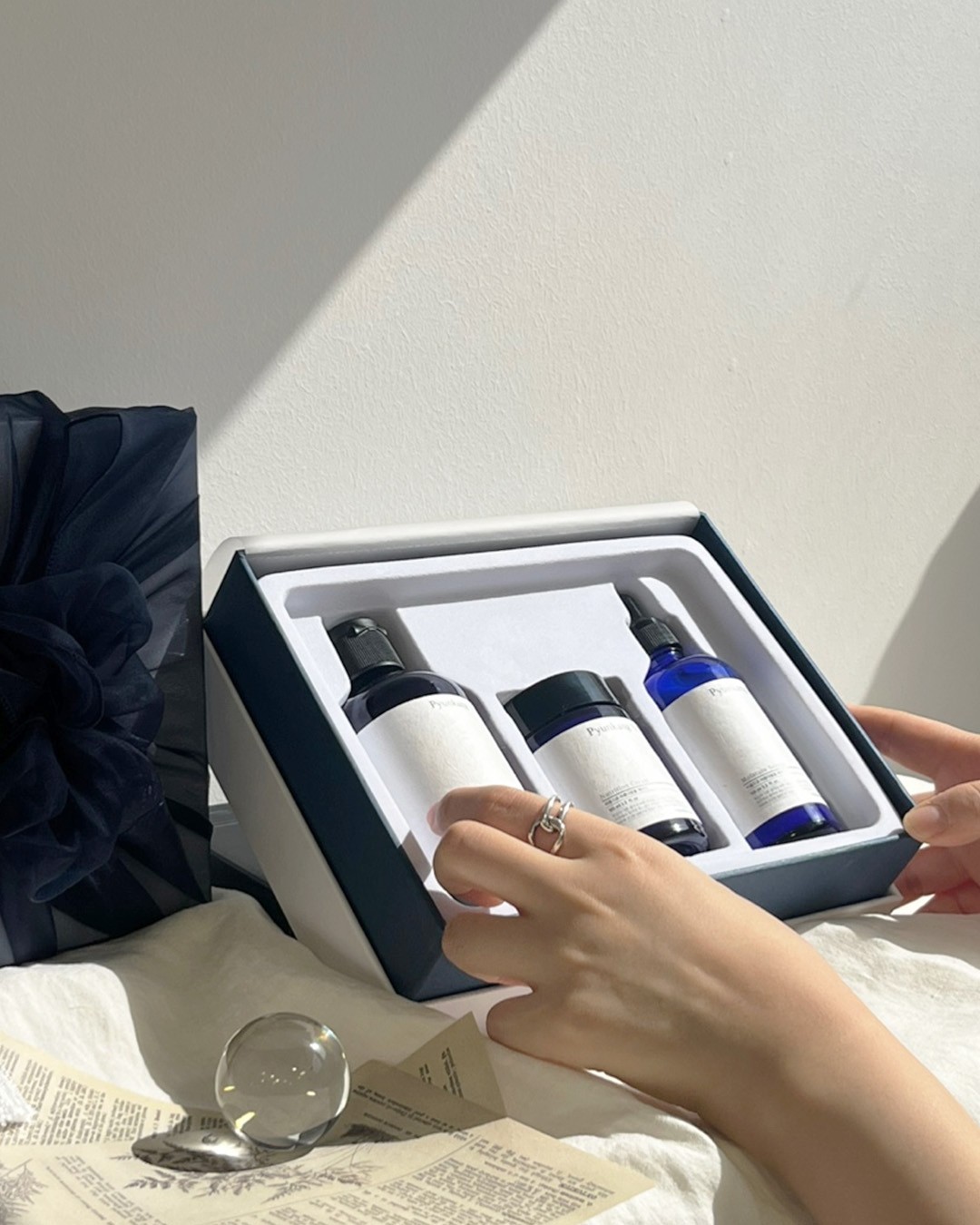Basic Line Gift Set w/bag (Essence Toner 200ml + Moisture Serum 100ml+Nutrition Cream 100ml) - Basic Line Hediye Seti  