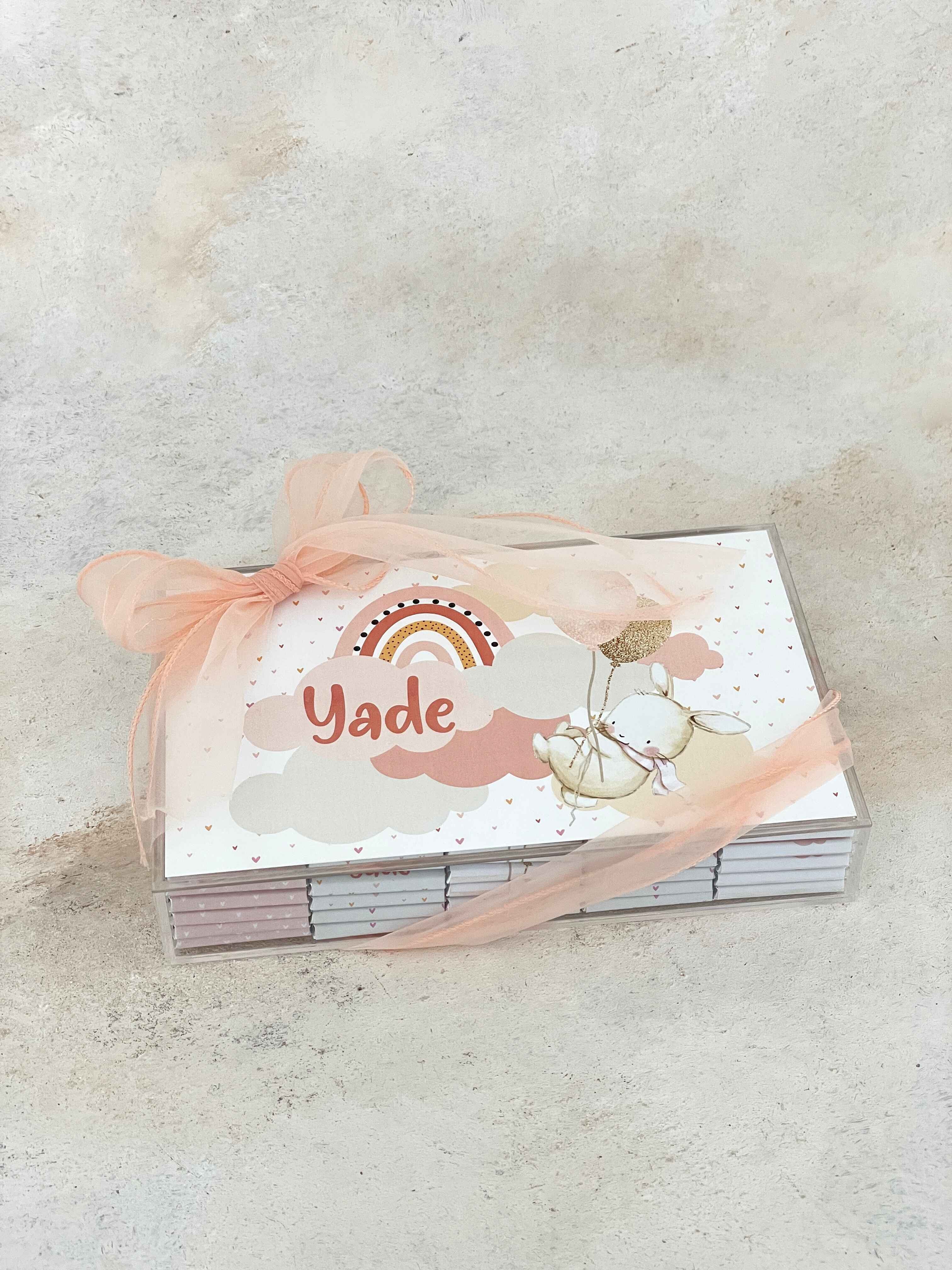Simli Balonlu Tavşan & Gökkuşağı Pudra Madlen Pleksi Çikolata Kutusu