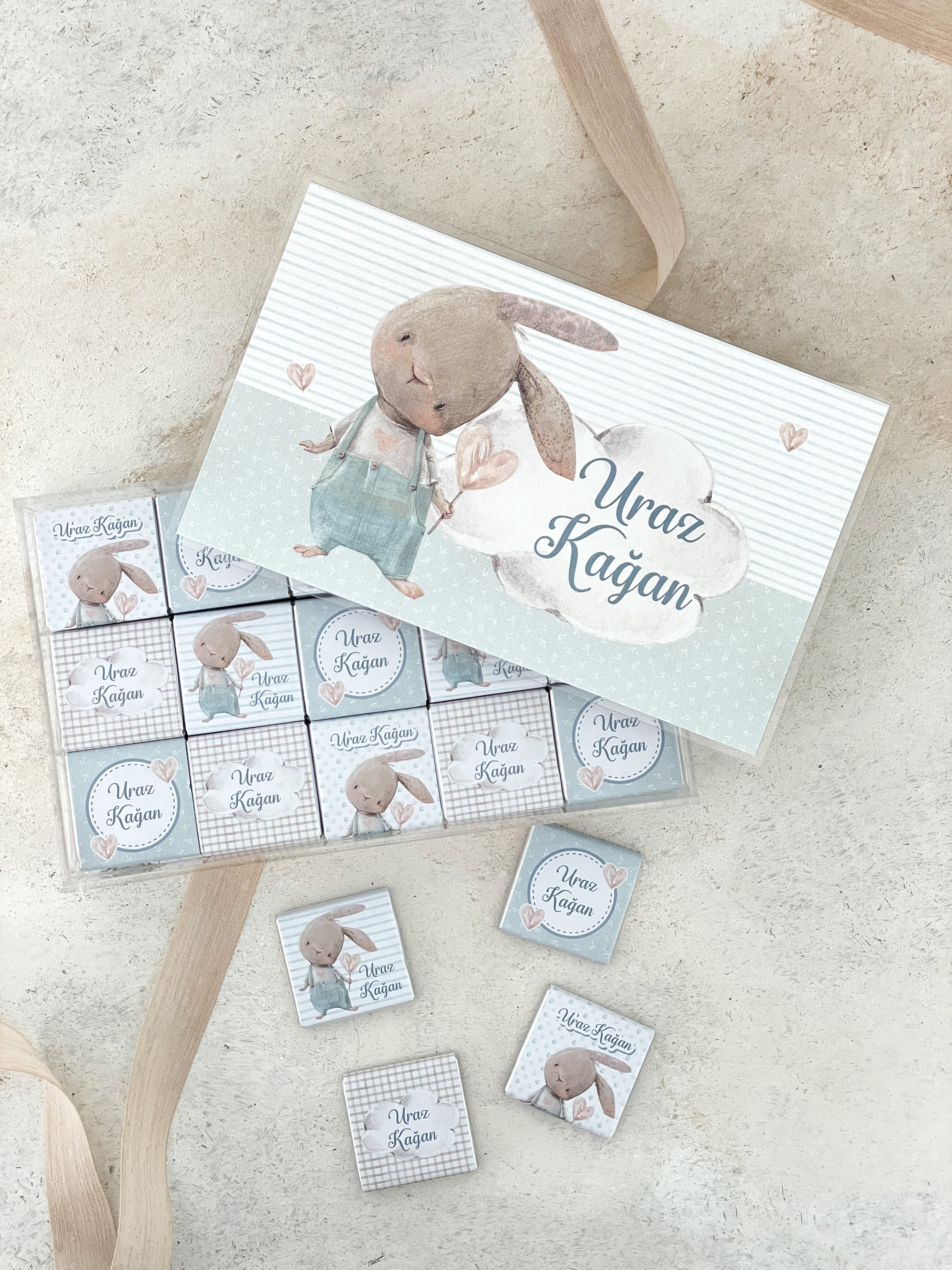Little Bunny Mint Madlen Pleksi Çikolata Kutusu