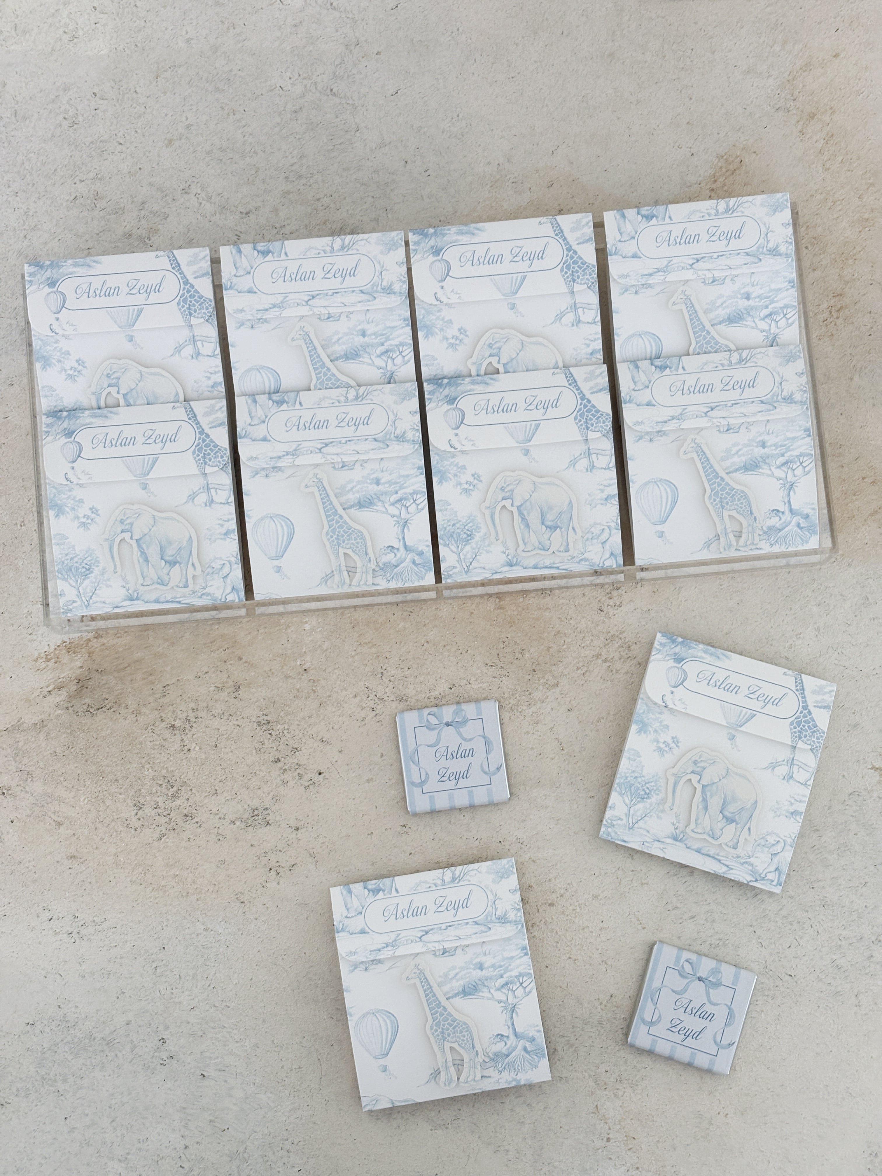 Chinoserie Baby Toile De Jouy Light Blue Kartlı Madlen Çikolata