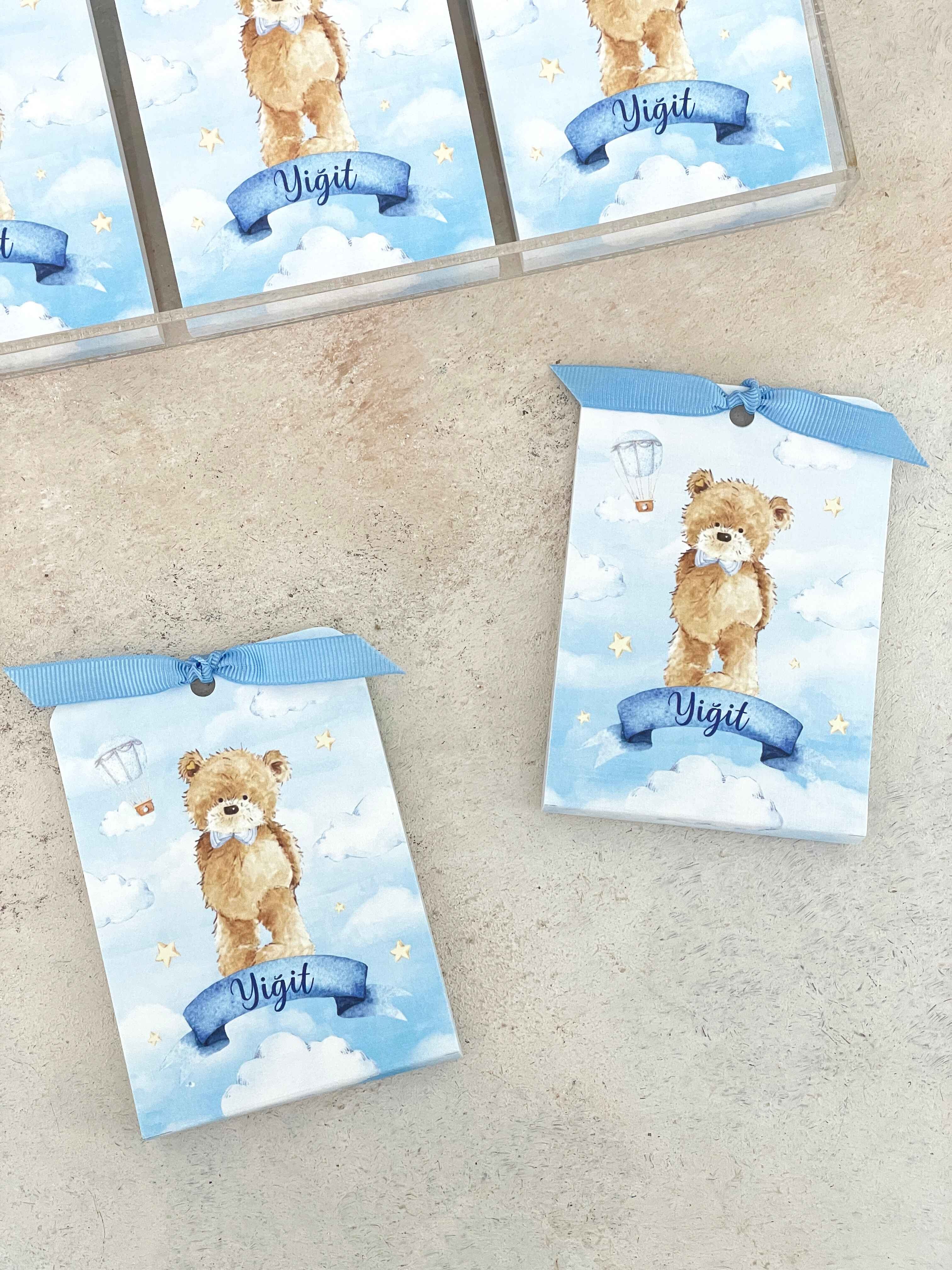 Teddy On Clouds Harf Pleksi Magnet ve Kılıfı