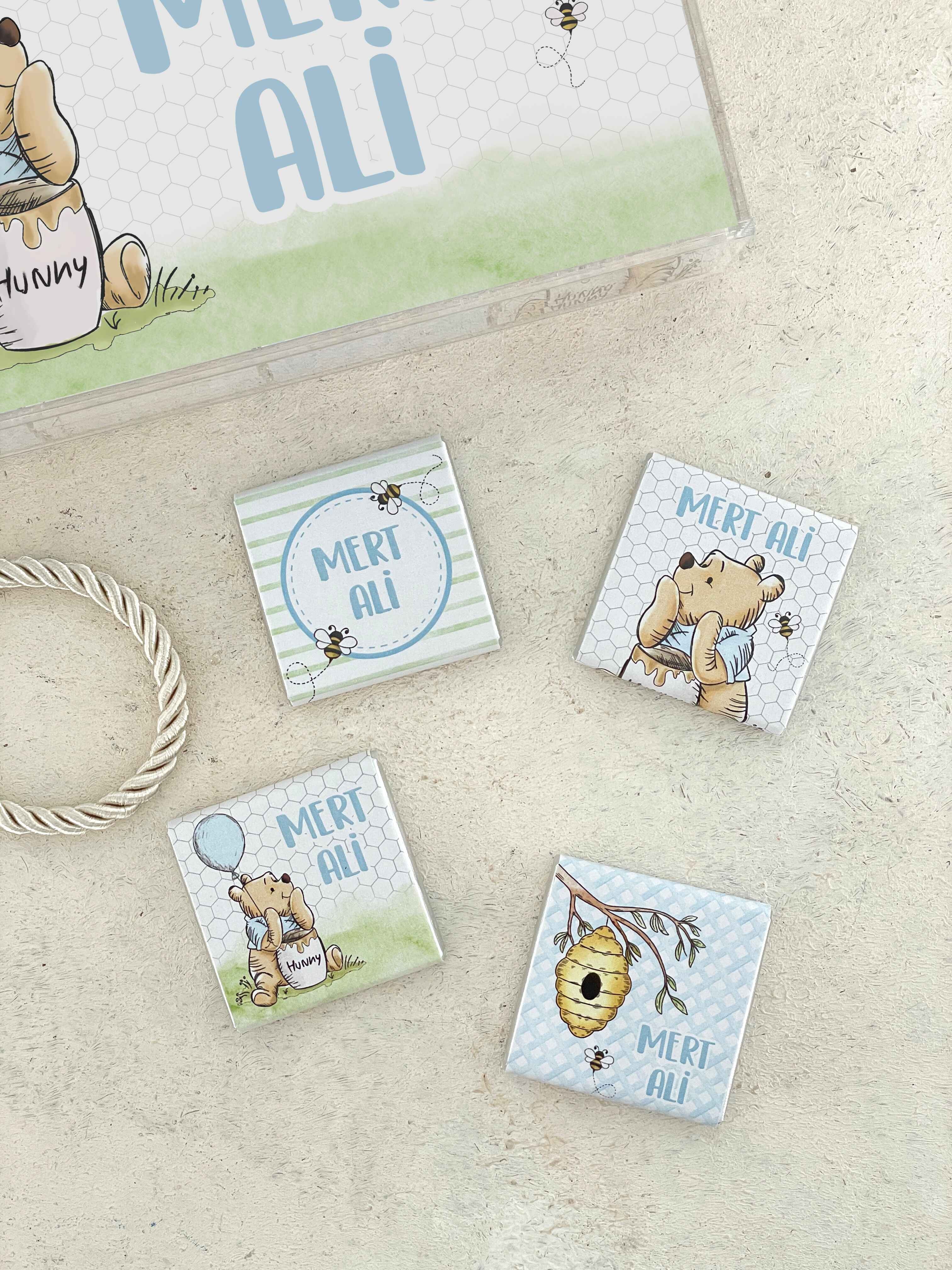 Winnie The Pooh Sketch Pleksi Çikolata Kutusu