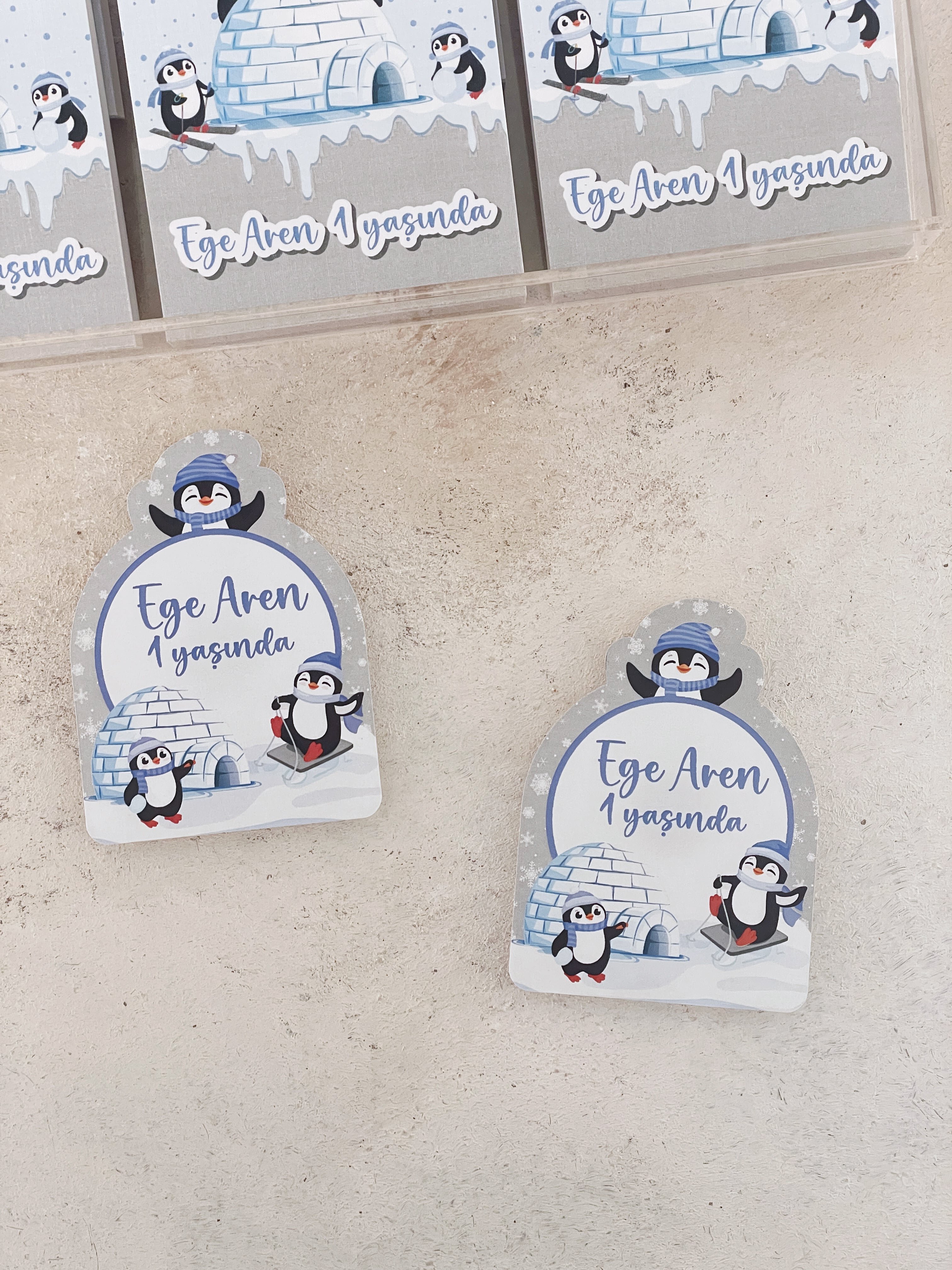 Happy Penguins Pleksi Magnet ve Kılıfı