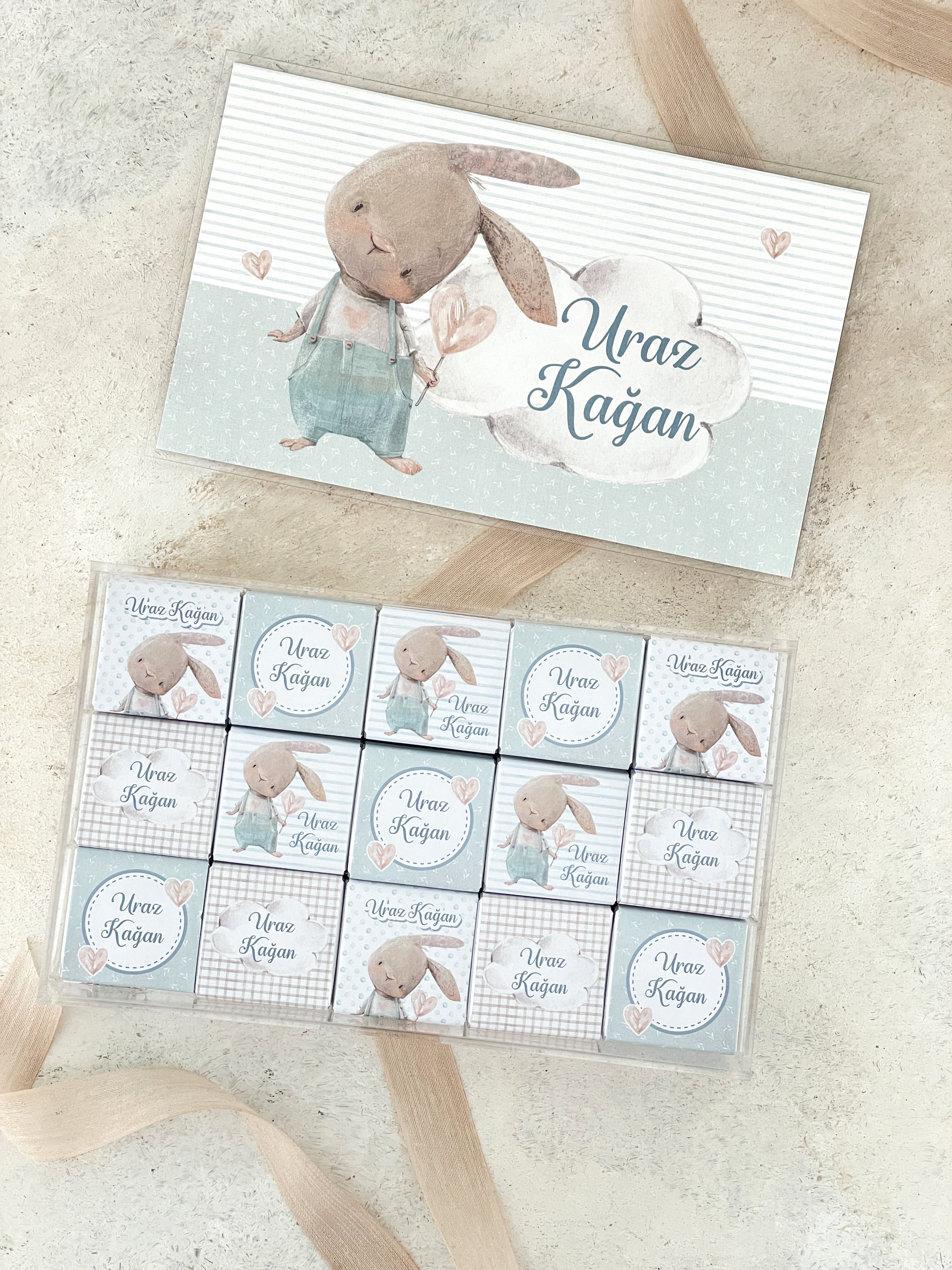 Little Bunny Mint Madlen Pleksi Çikolata Kutusu