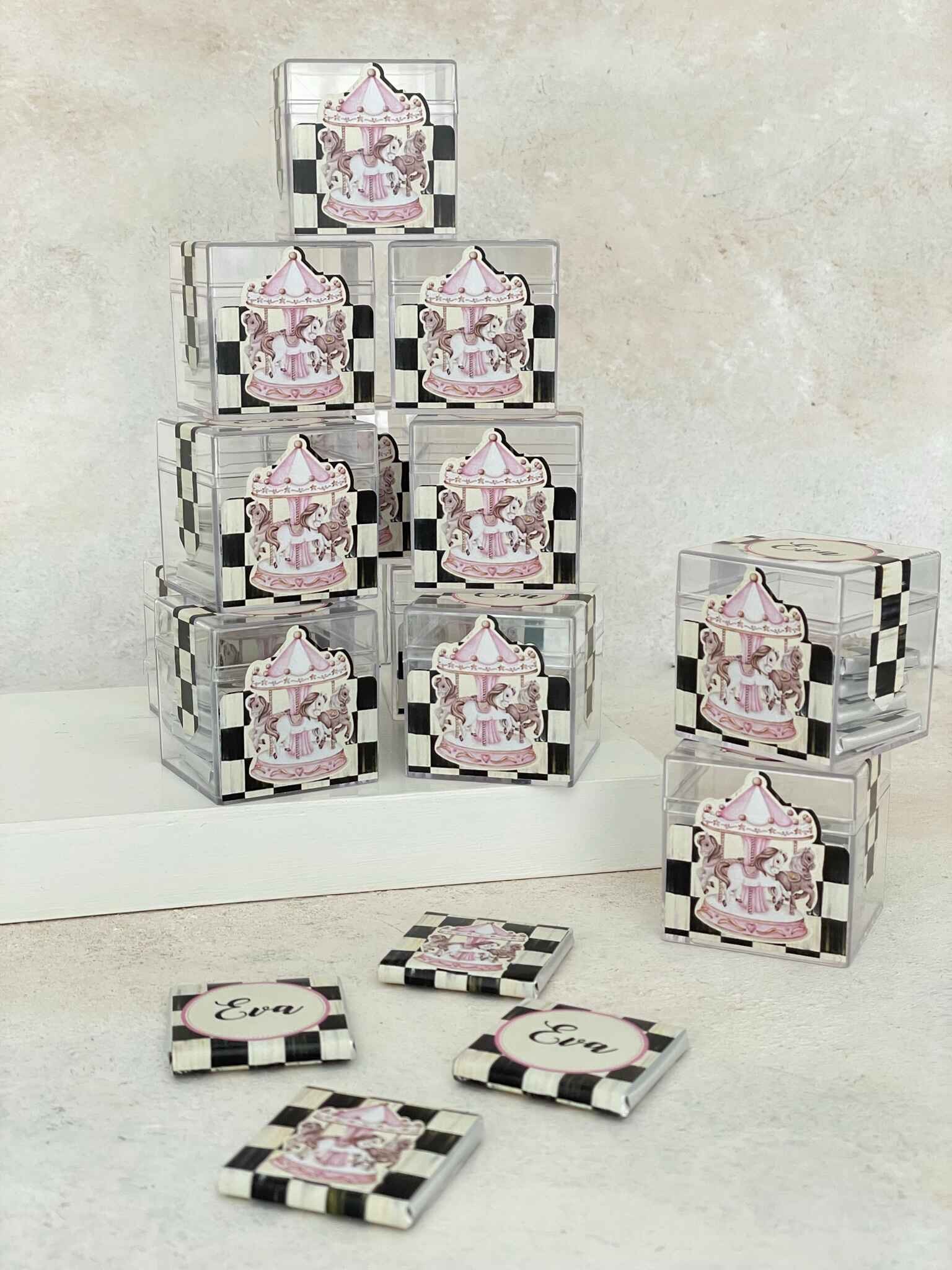Carousel Pink & Damalı Mika Çikolata Küpü
