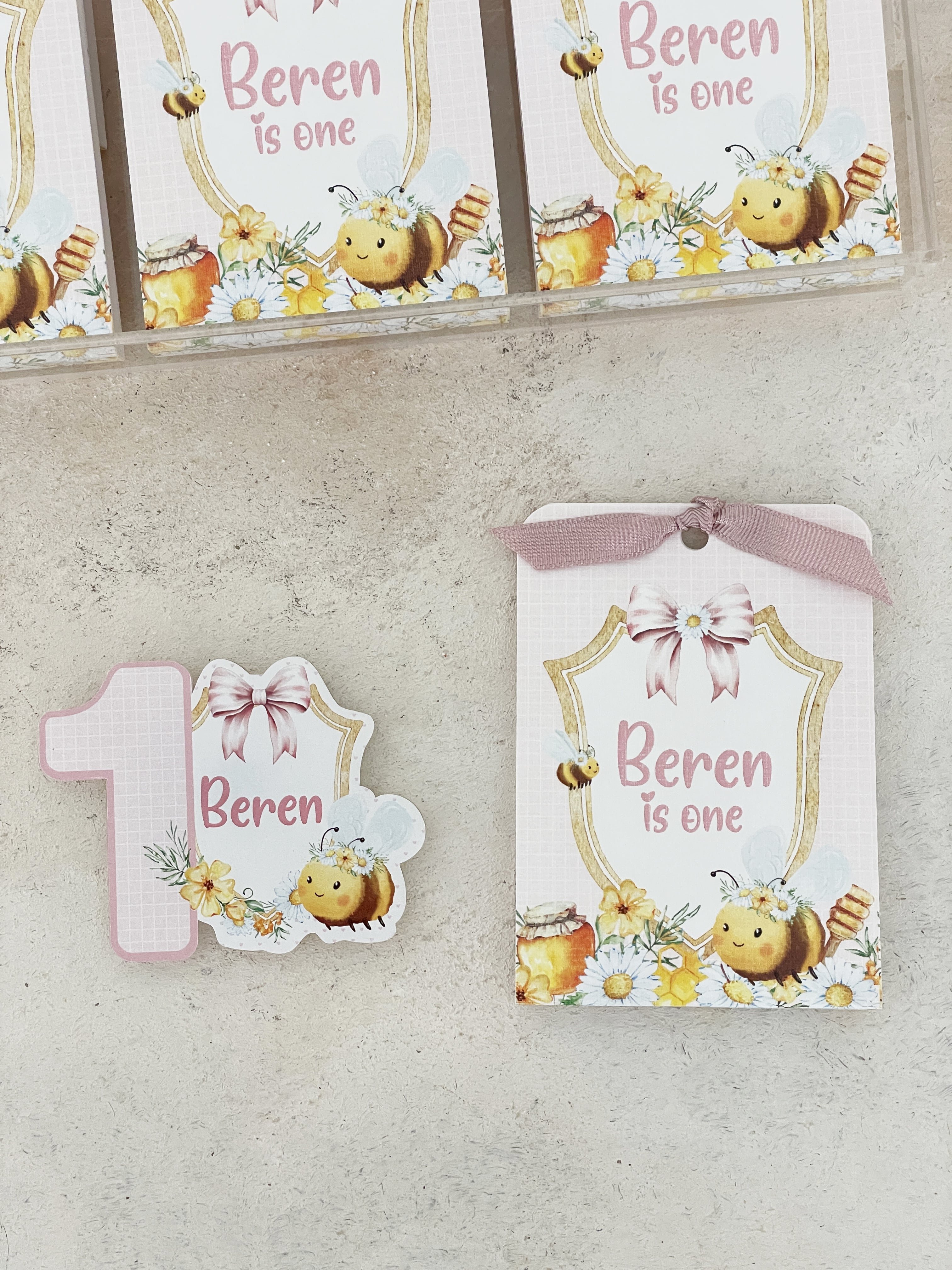 Flower Bee Pleksi Magnet ve Kılıfı