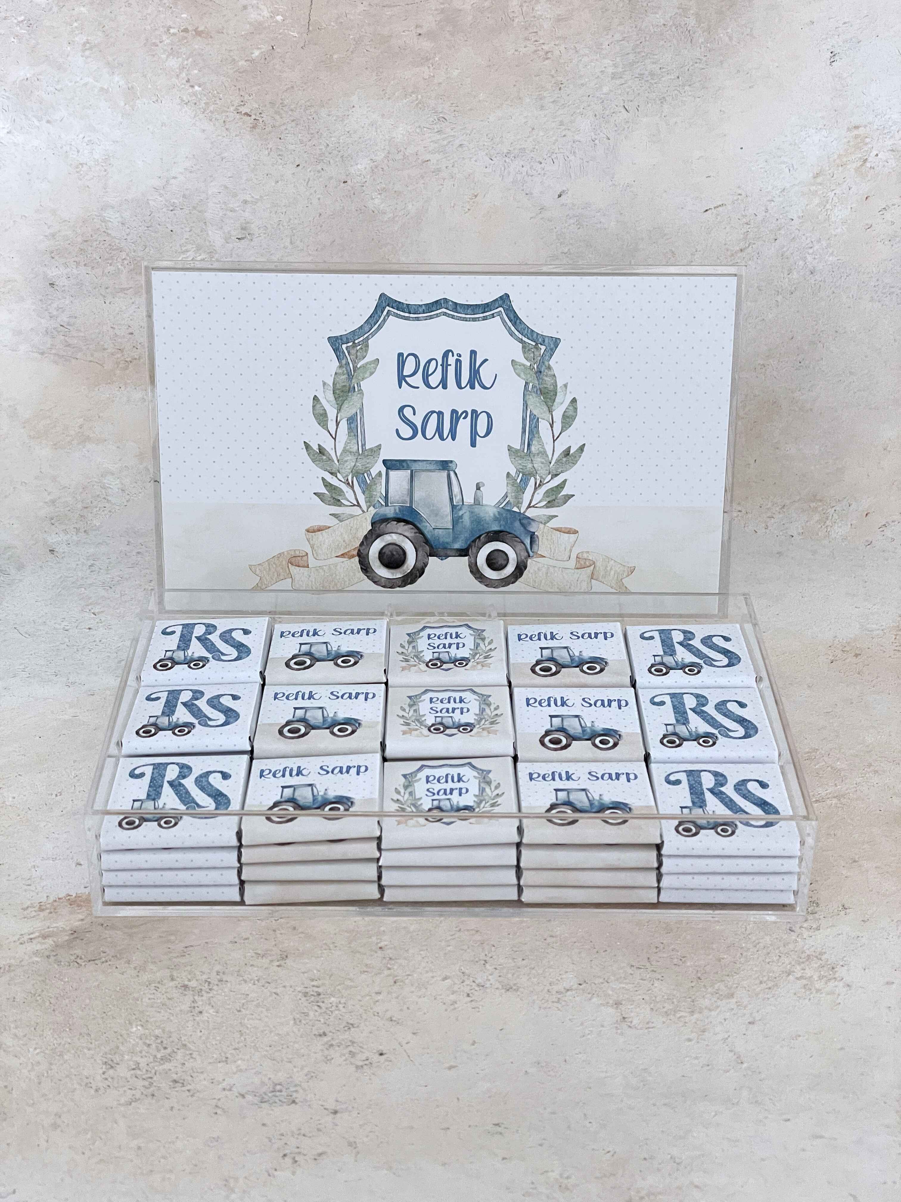 Tractor Baby Crest Madlen Pleksi Çikolata Kutusu