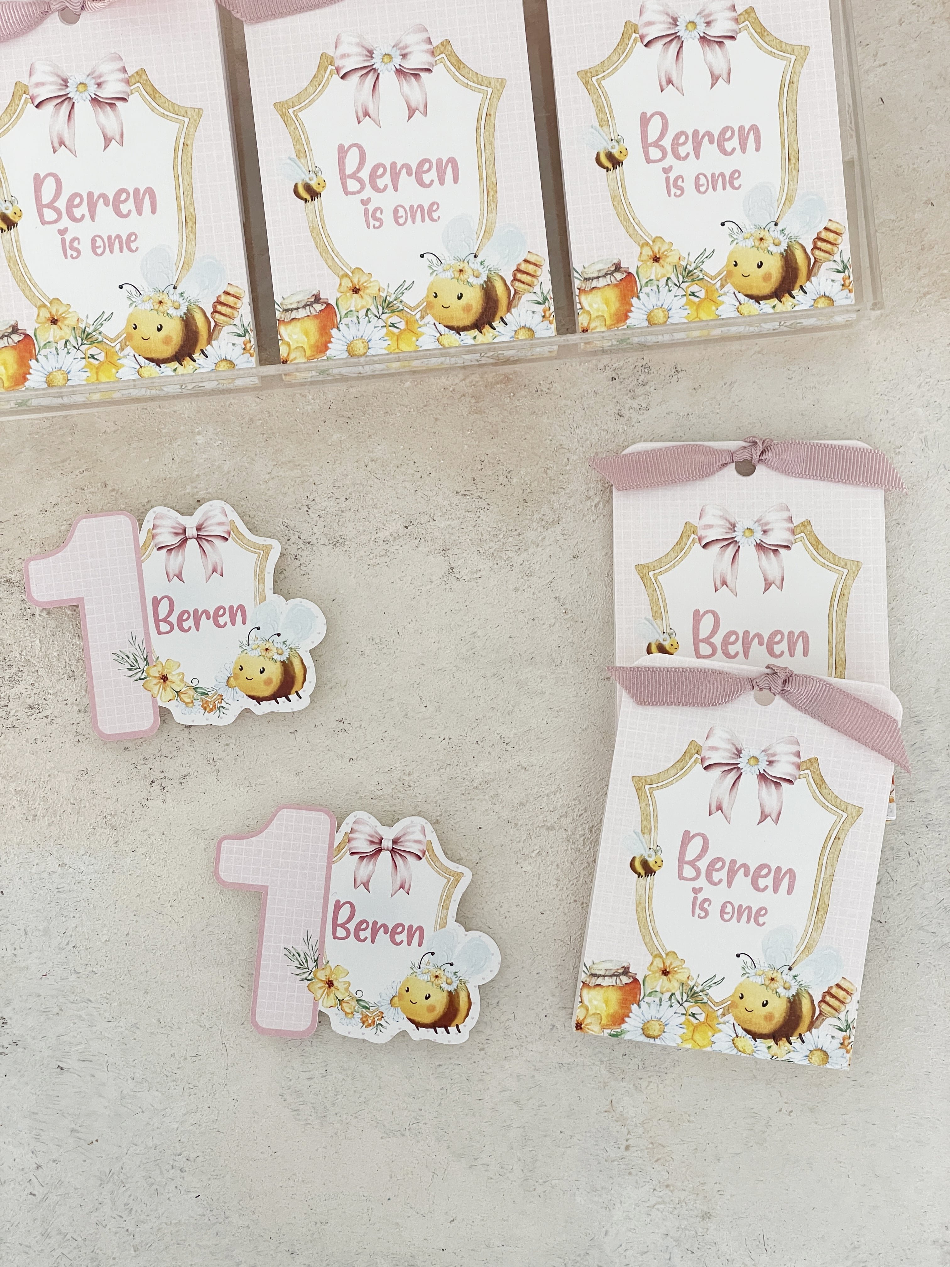 Flower Bee Pleksi Magnet ve Kılıfı