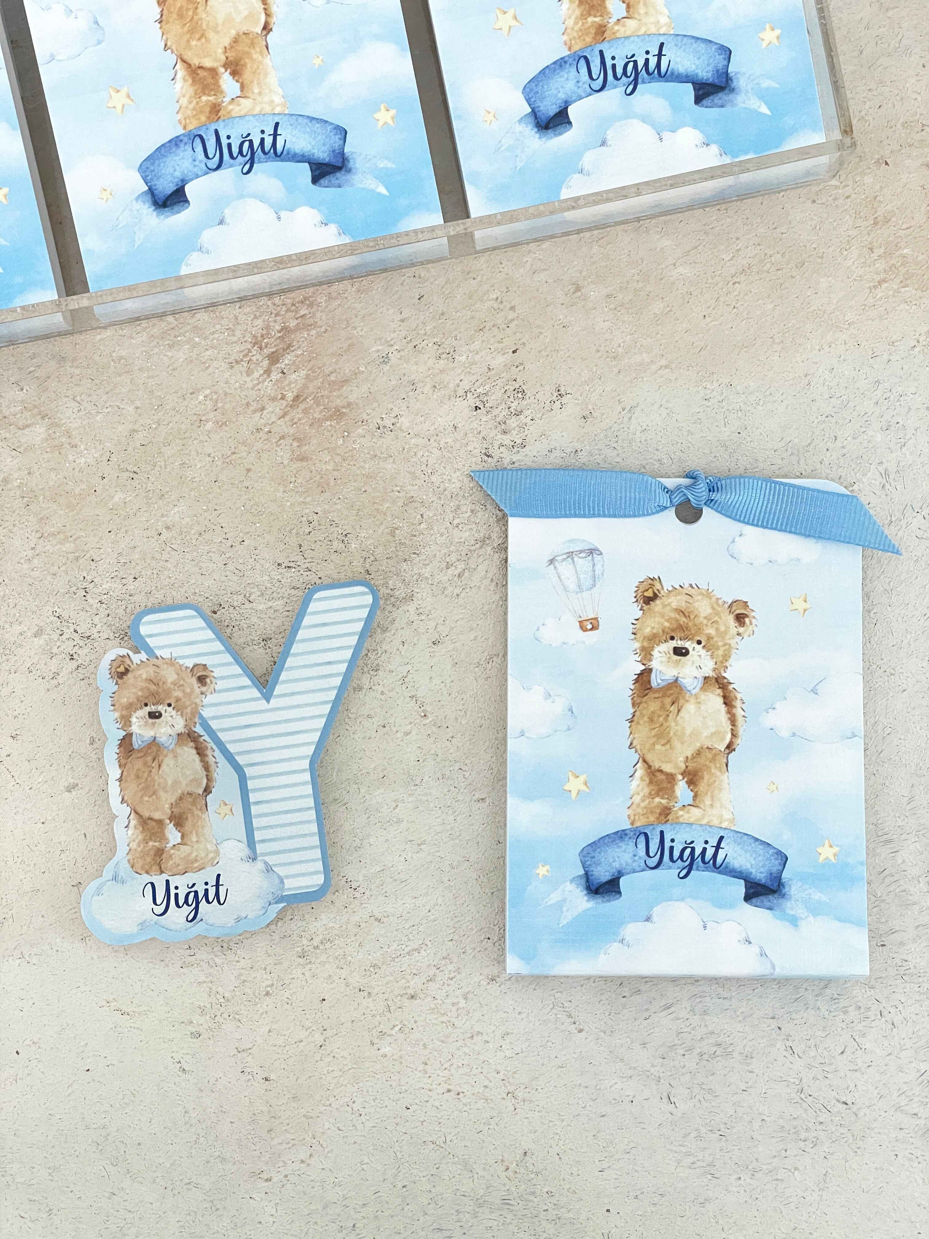 Teddy On Clouds Harf Pleksi Magnet ve Kılıfı