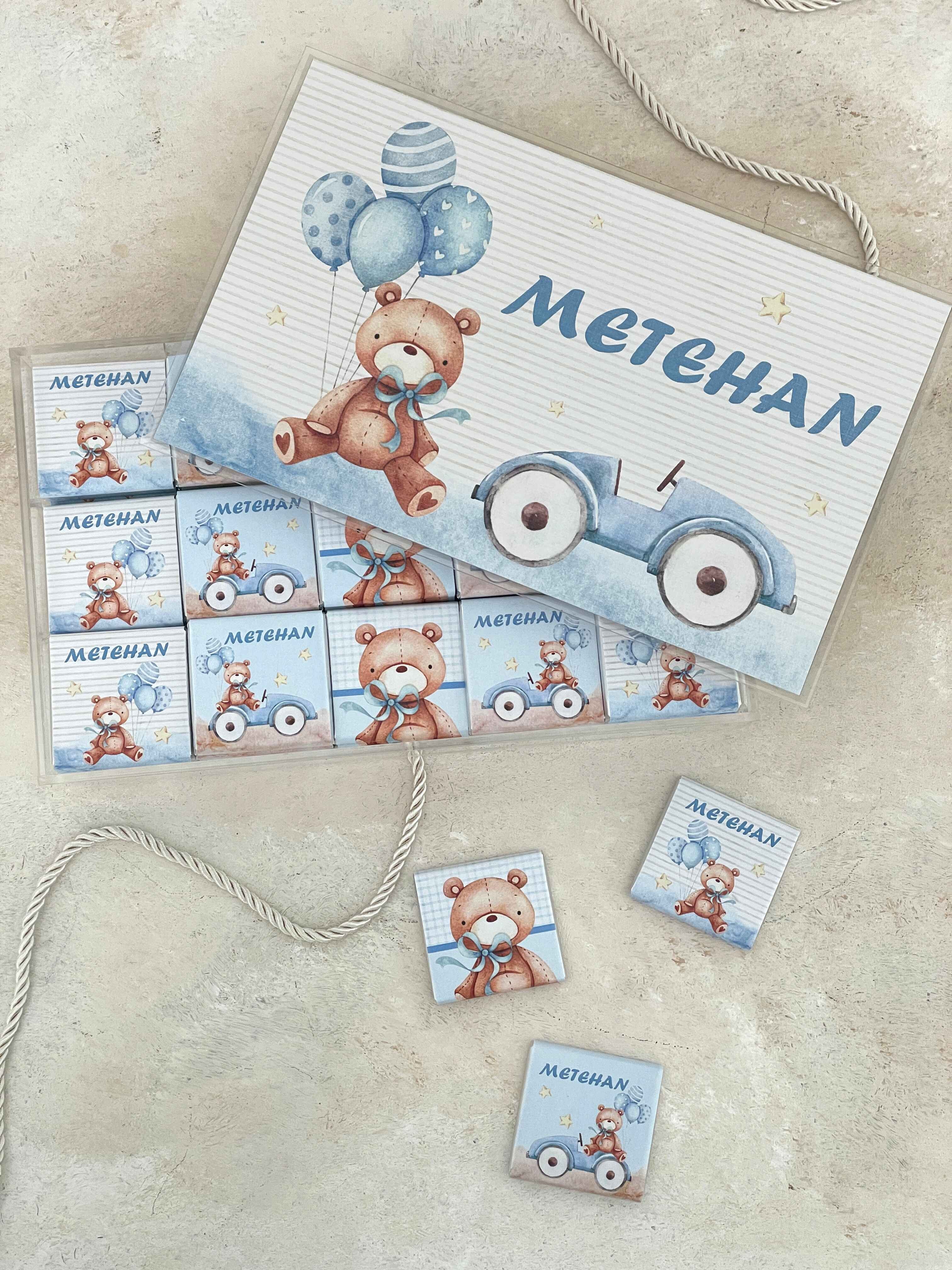 Bear on Retro Car Madlen Pleksi Çikolata Kutusu