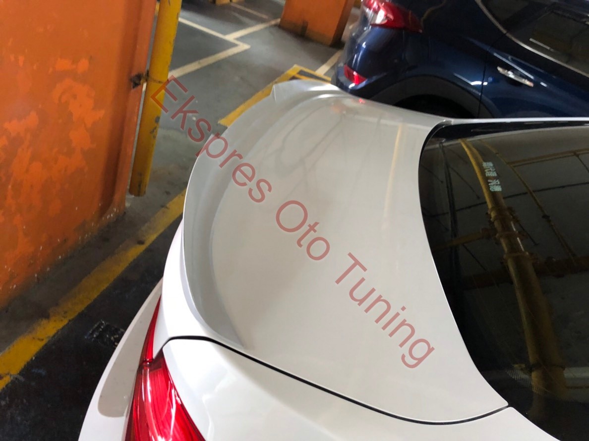 Bmw 3 Serisi Bagaj Spoileri (F30 Uyumlu – Yarasa Görünüm)