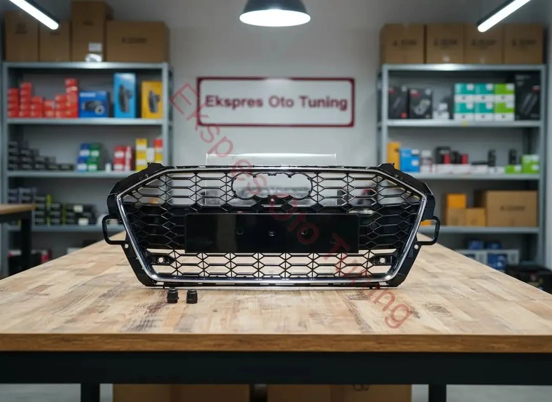 Audi A4 Panjur (2019+ Uyumlu – S-Line Görünüm – Krom/Siyah)