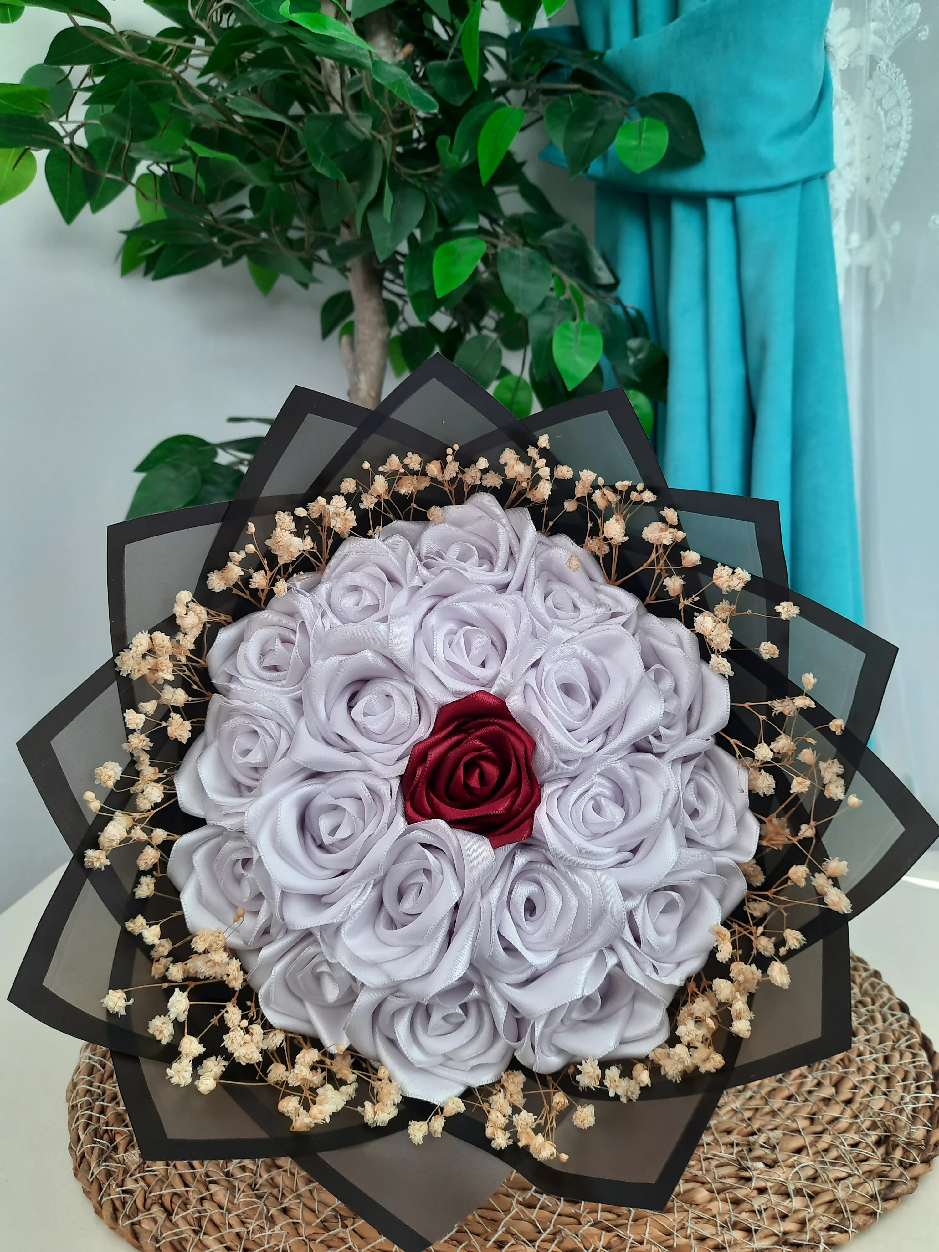 20 li Kenar Süslemeli Led Işıklı Buket BEYAZ