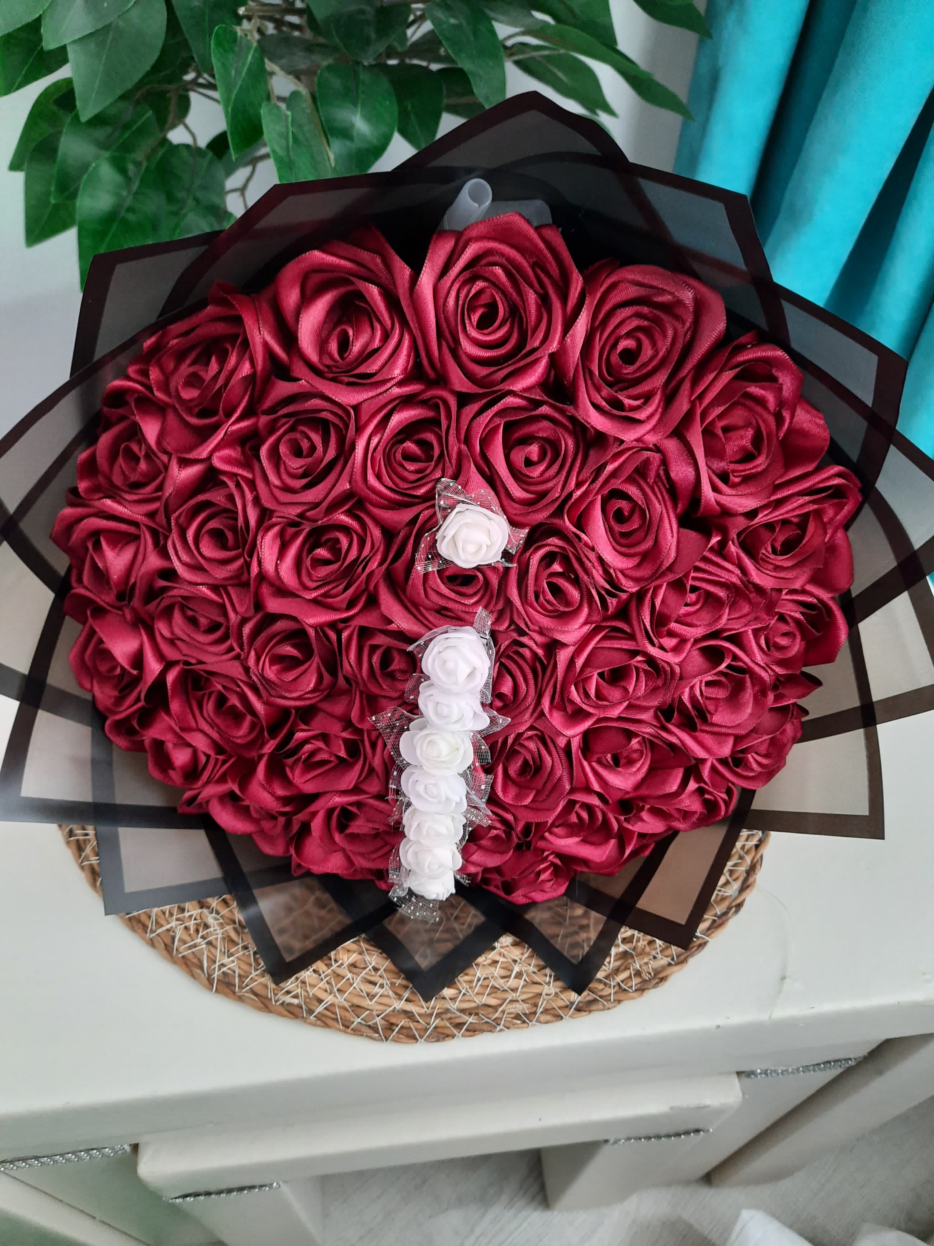 41 Lİ LED IŞIKLI HARFLİ SOLMAYAN GÜL BUKETİ BORDO 