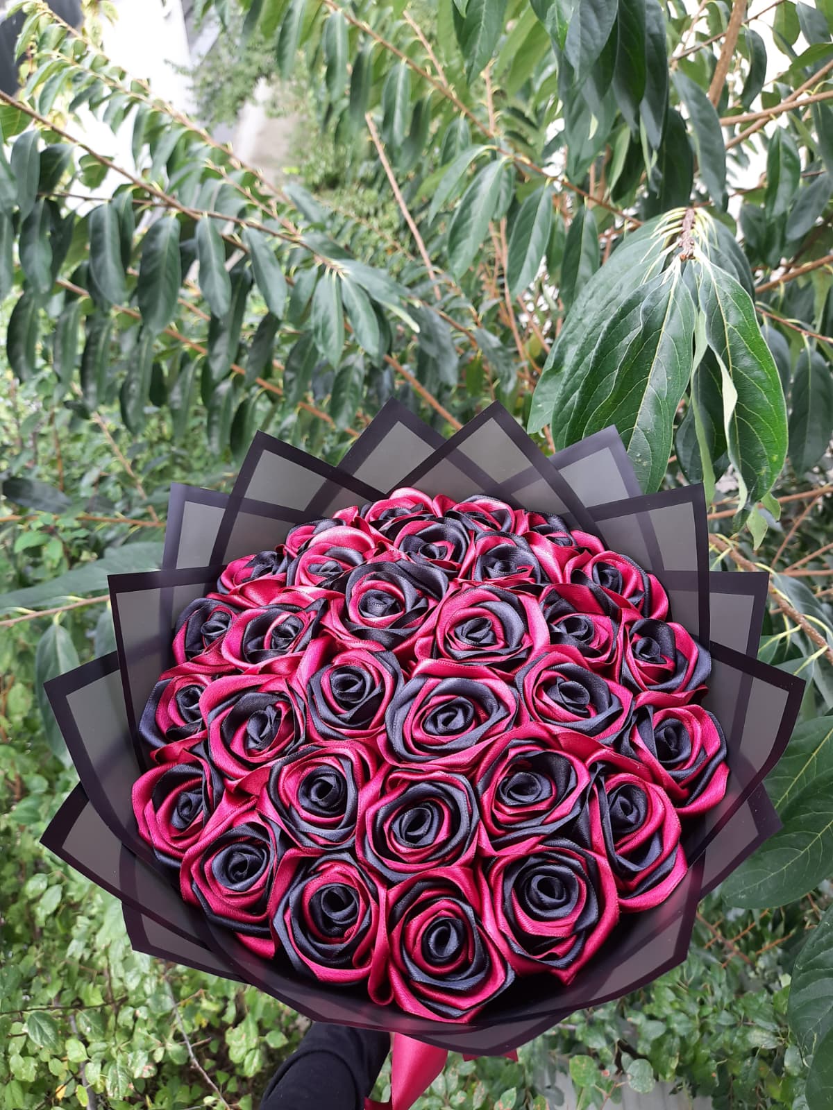 30 lu Gül Buketi BORDO-SİYAH