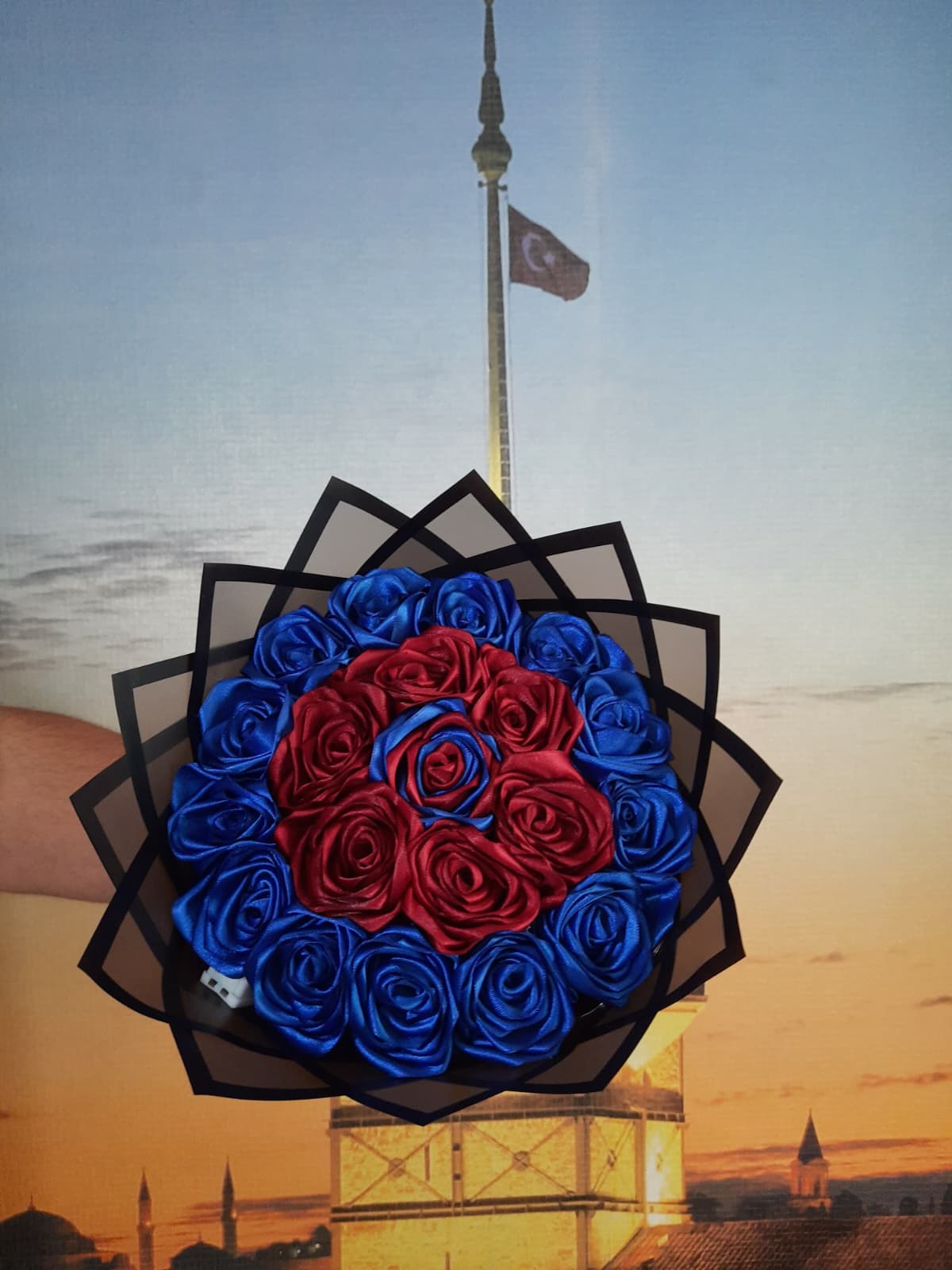 20 Li Led Işıklı Solmayan Gül Buketi TRABZON SPOR TARAFTAR BUKETİ