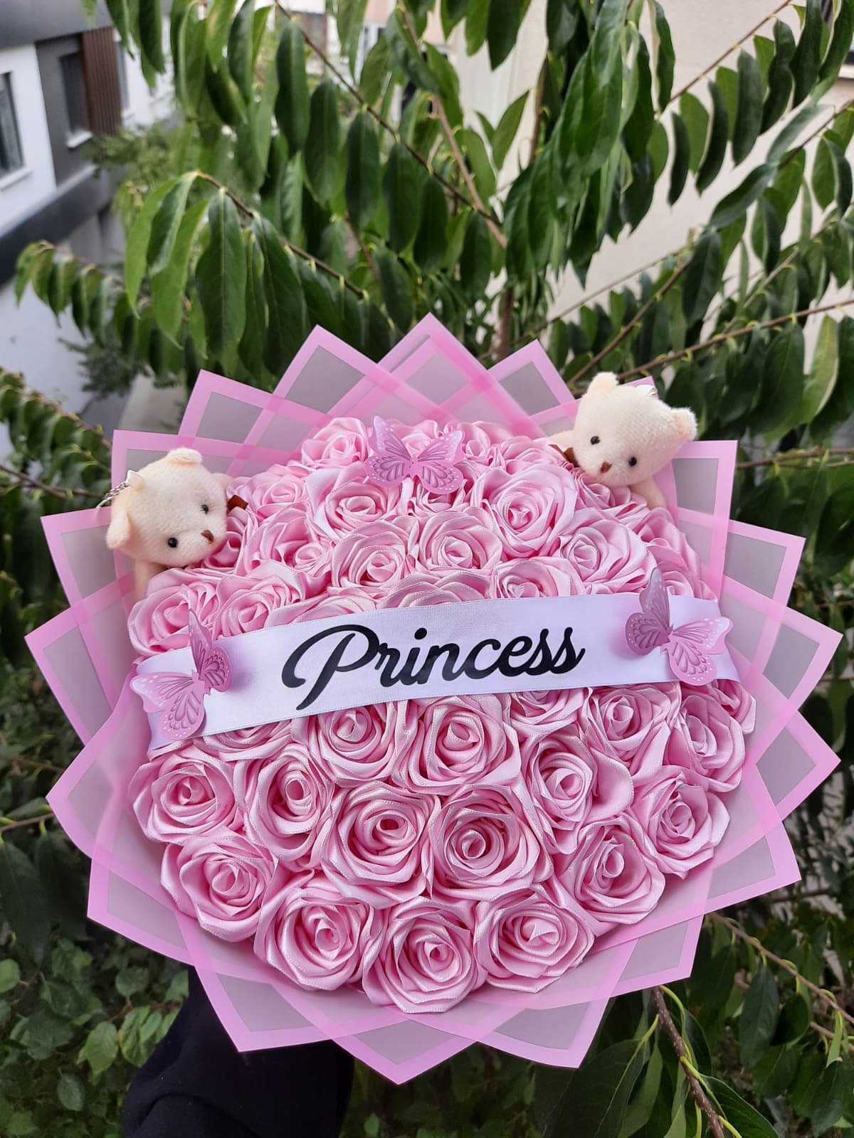 41 Lİ PEMBE GÜL DIŞI PEMBE - KUŞAK YAZI - LED IŞIK - KELEBEK - 2 ADET AYICIKLA BERABER