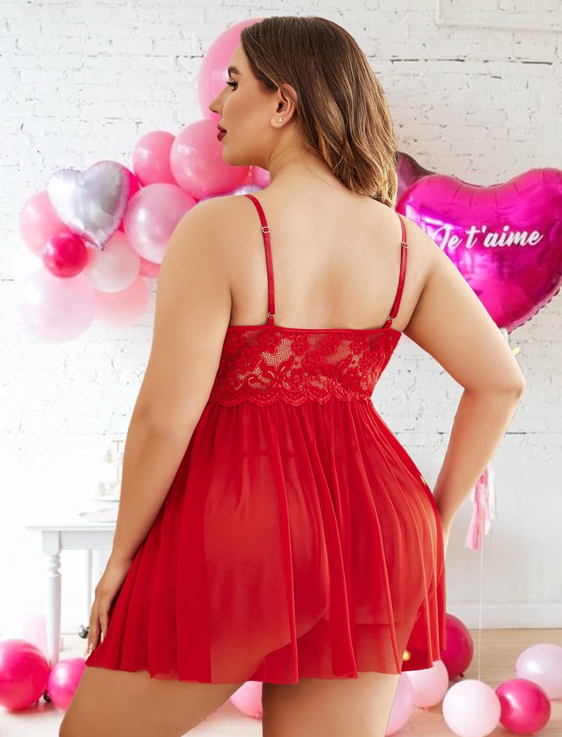 Tutkunun Tınısı: Kırmızı Dantel Büyük Beden Gecelik Seti