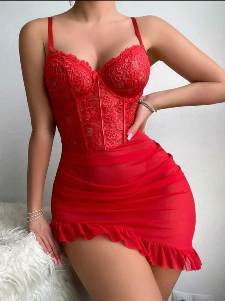 Aşk Hattı: Korse Detaylı Kırmızı Dantel Etekli Set