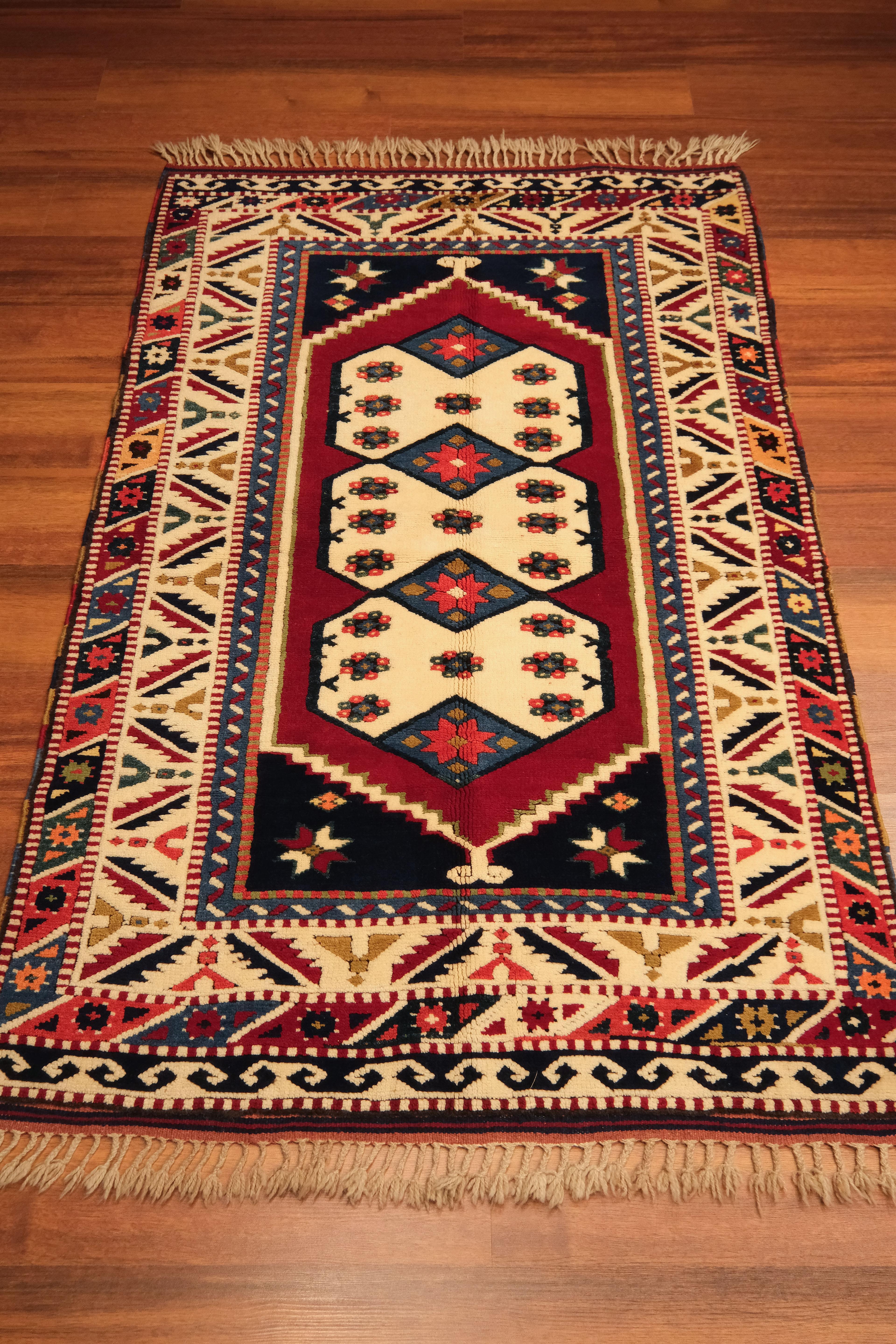 Öğretmenler Carpet Hand Woven Prayer Rug Yuntdağ 5815