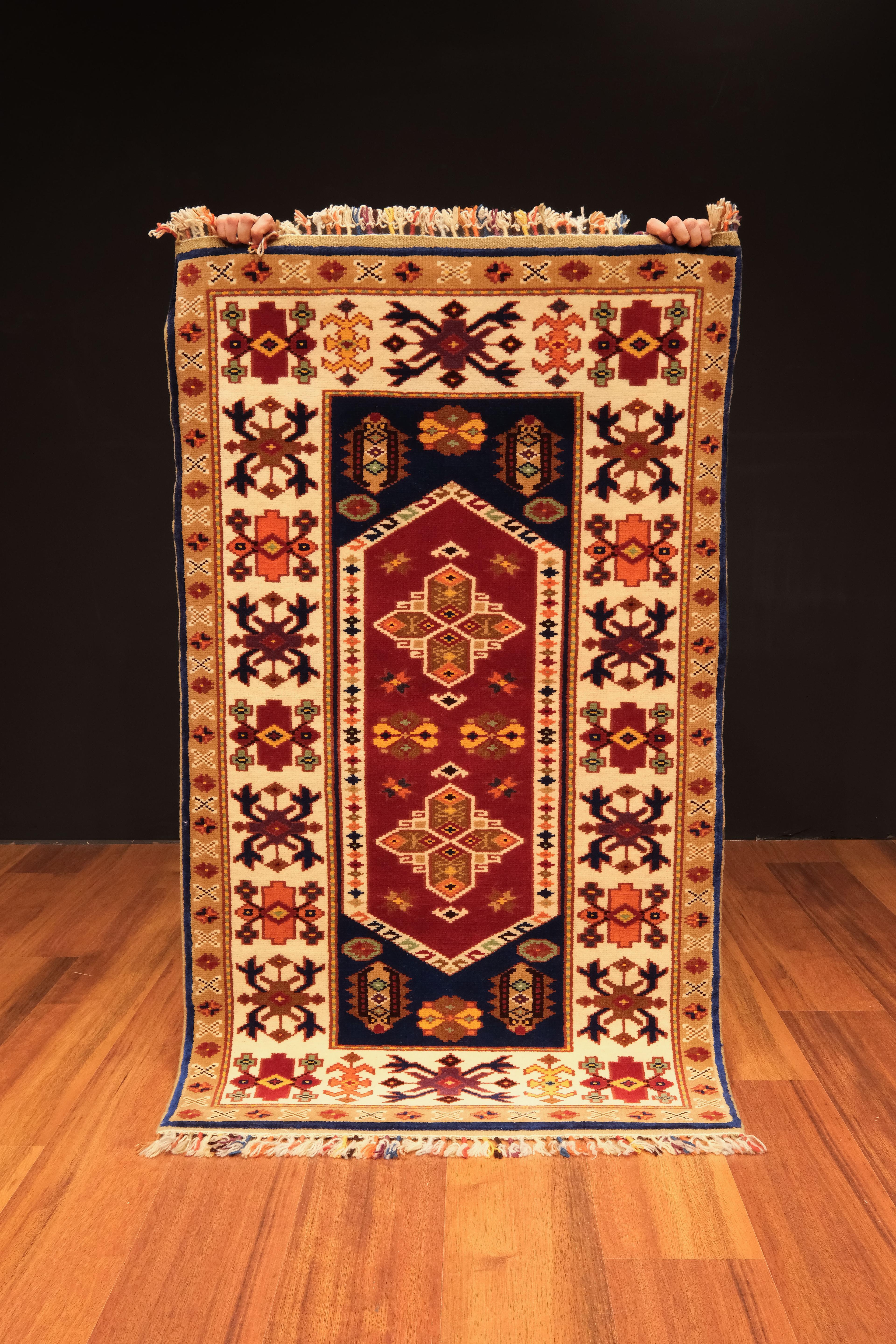 Öğretmenler Carpet Hand Woven Plain Yuntdağ 0059