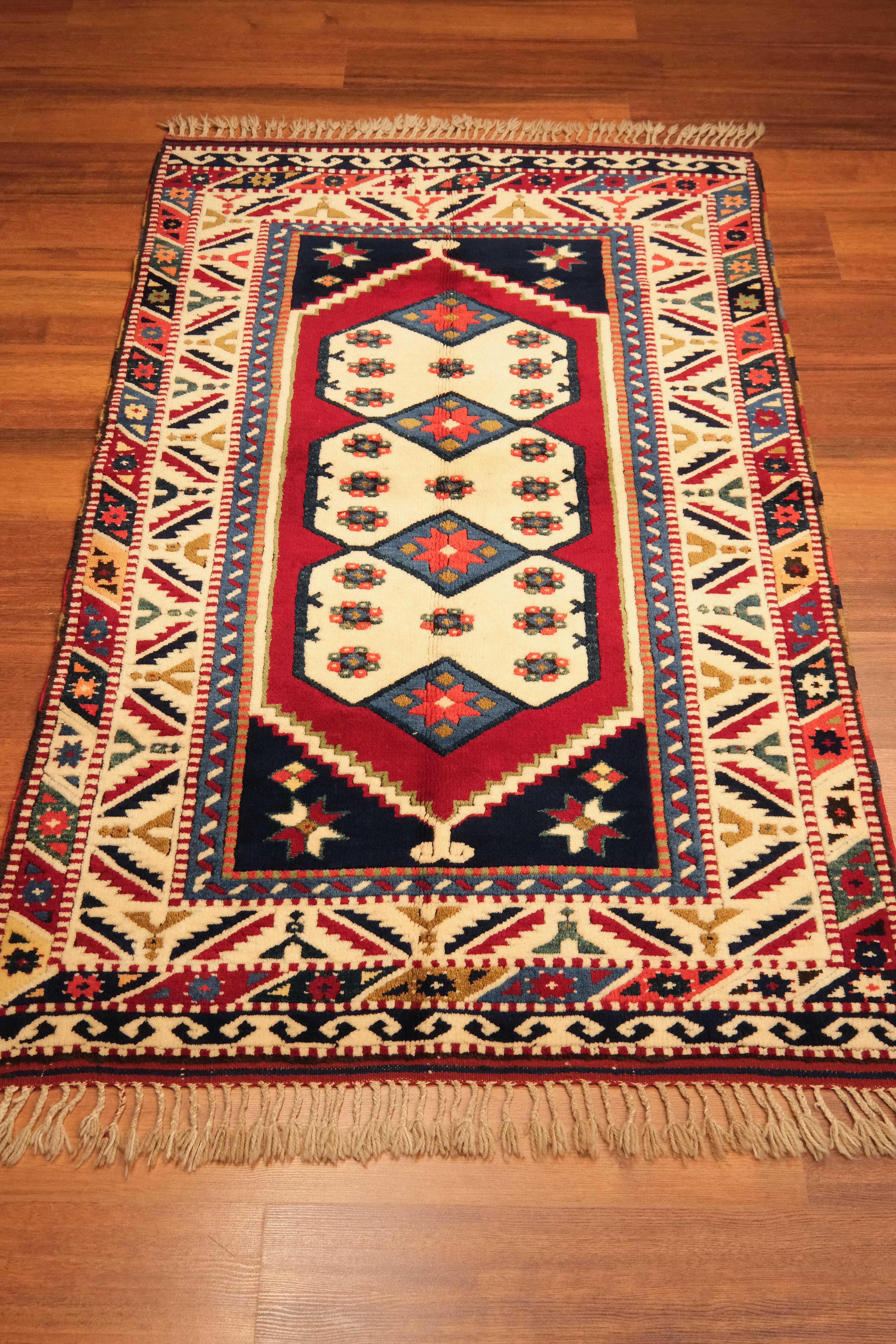 Öğretmenler Carpet Hand Woven Prayer Rug Yuntdağ 5815