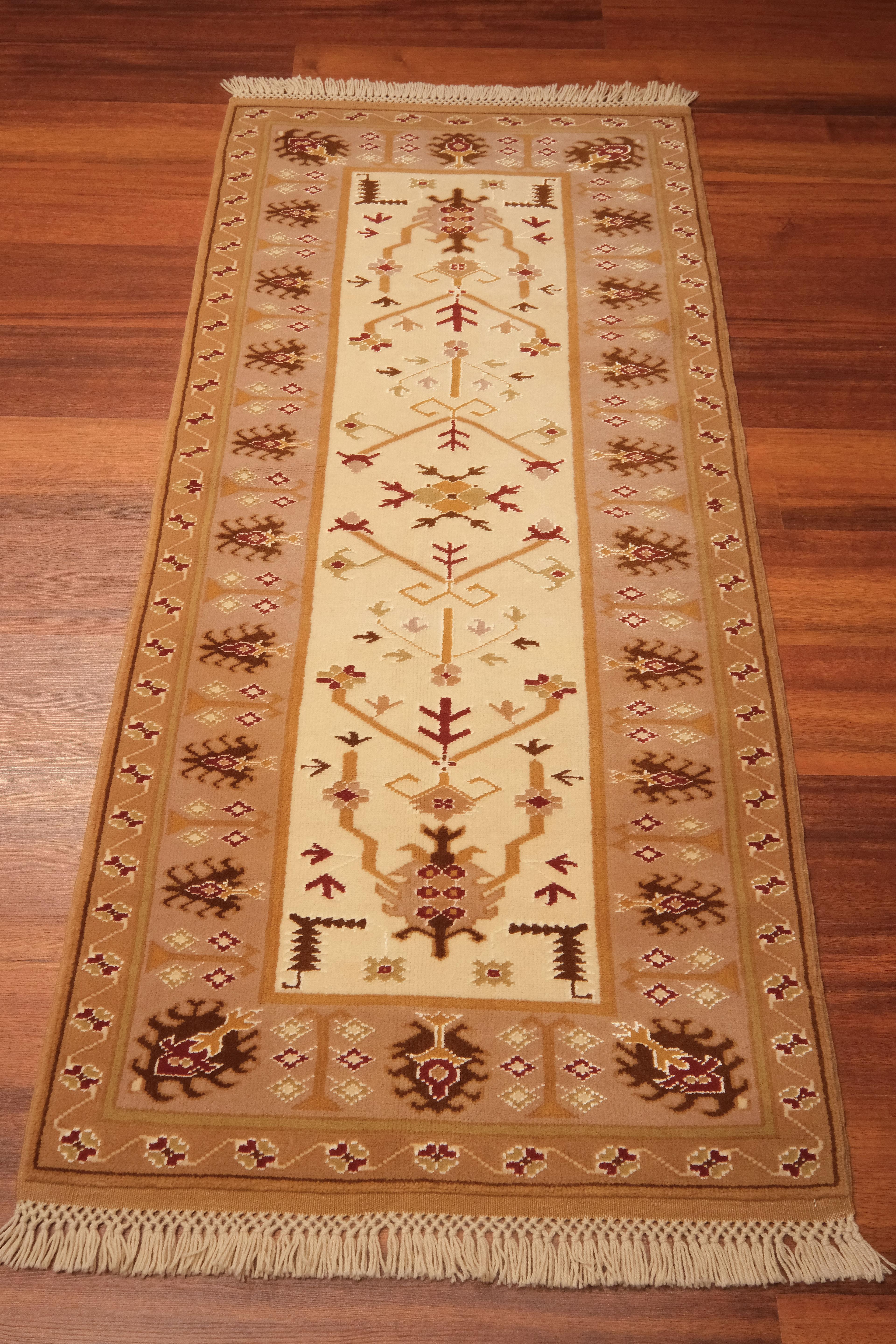 Öğretmenler Carpet Hand Woven Plain Antique Yoruk Carpet 89x190