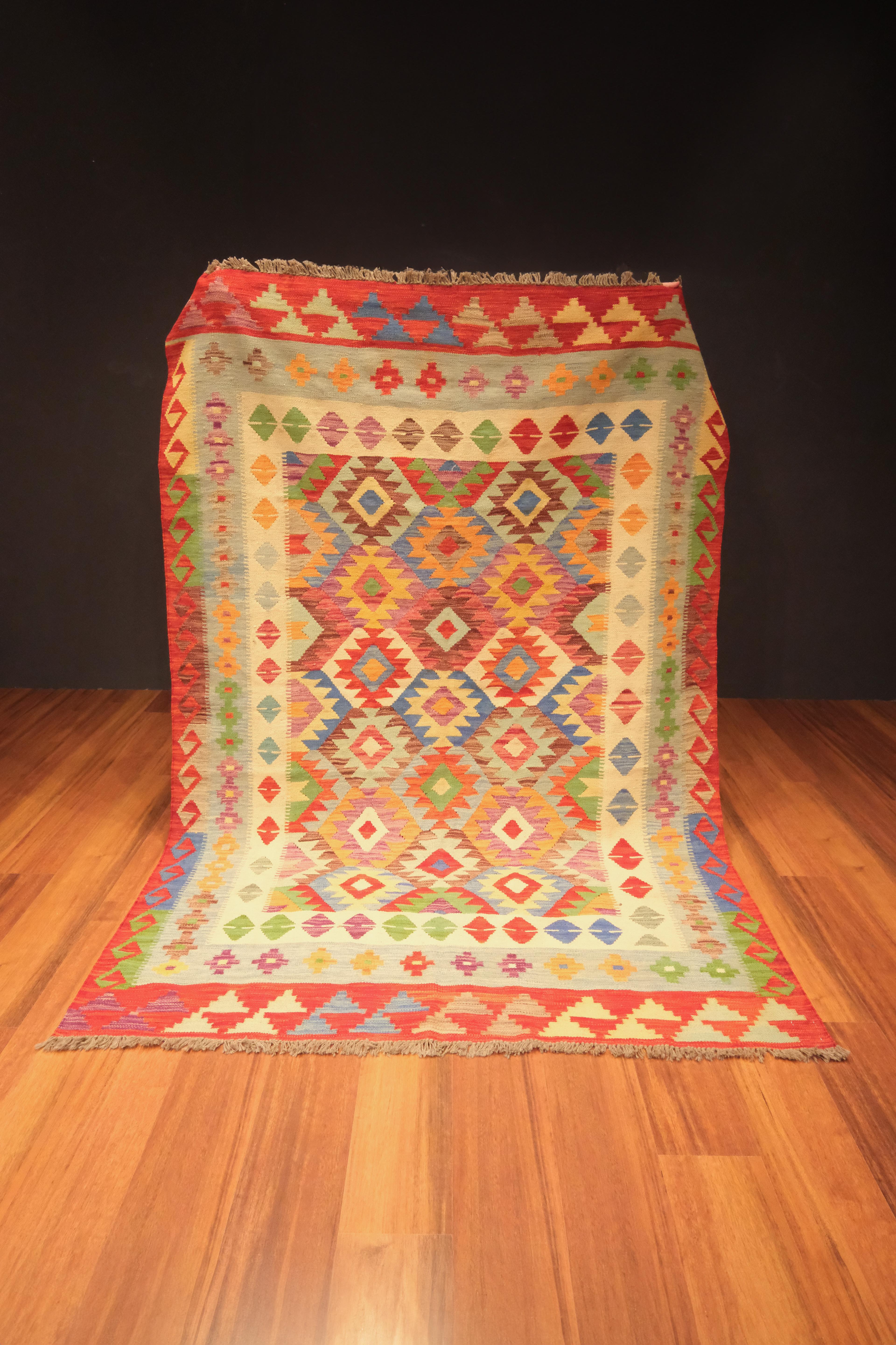 Öğretmenler Halı El Dokuma Kilim 248x180