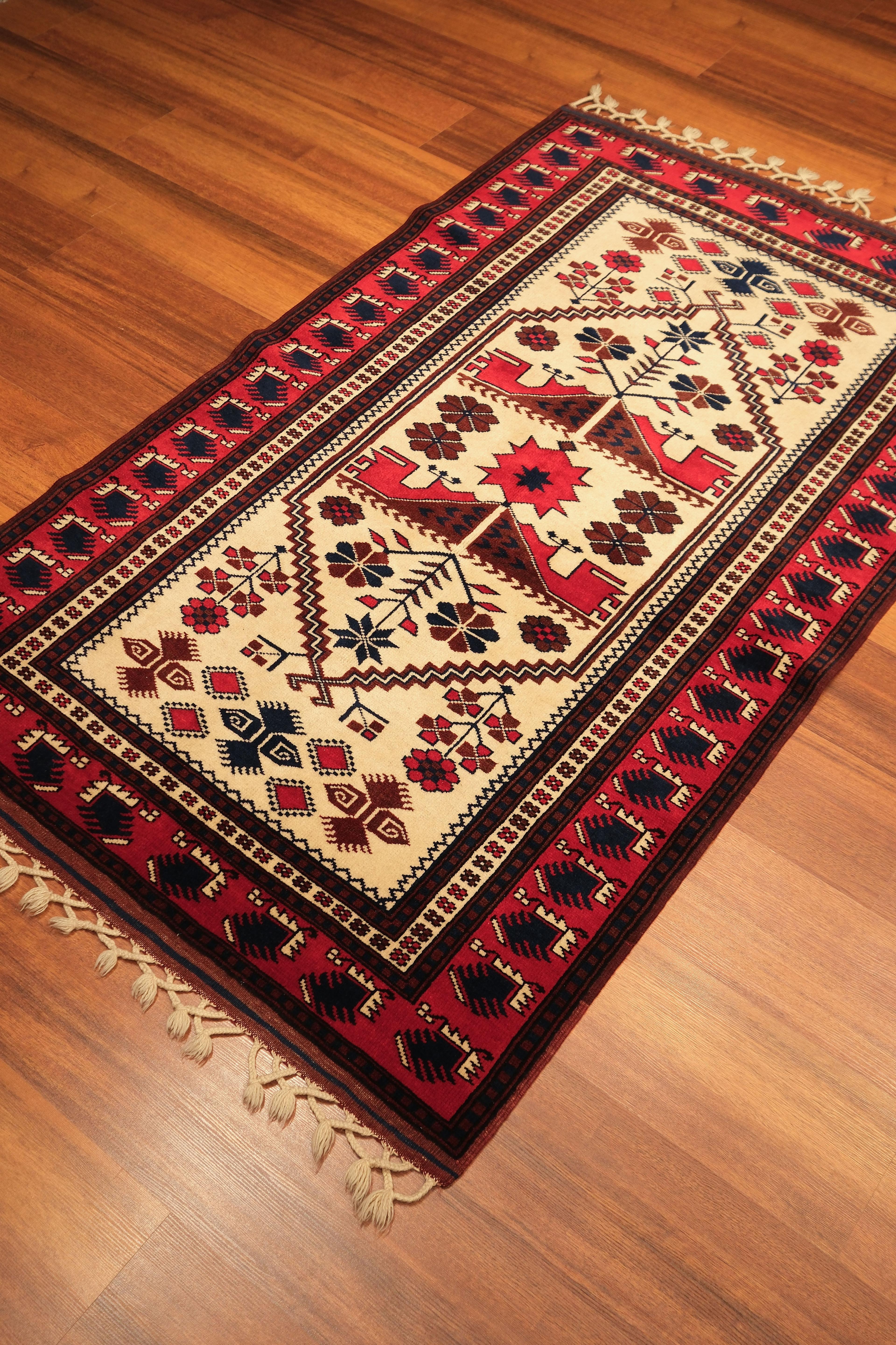 Öğretmenler Carpet Hand-Woven Yağcı Bedir Carpet 7984