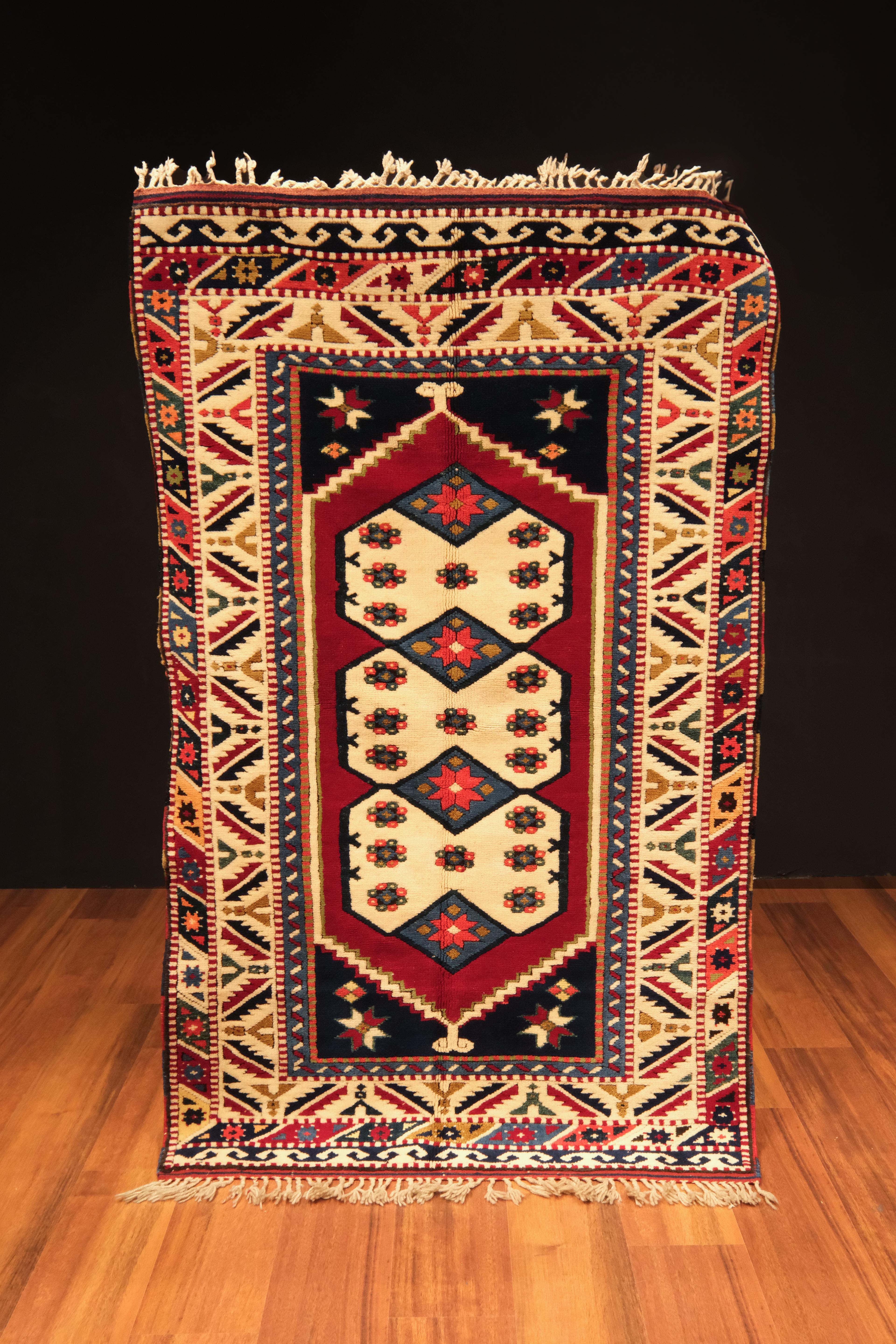 Öğretmenler Carpet Hand Woven Prayer Rug Yuntdağ 5815