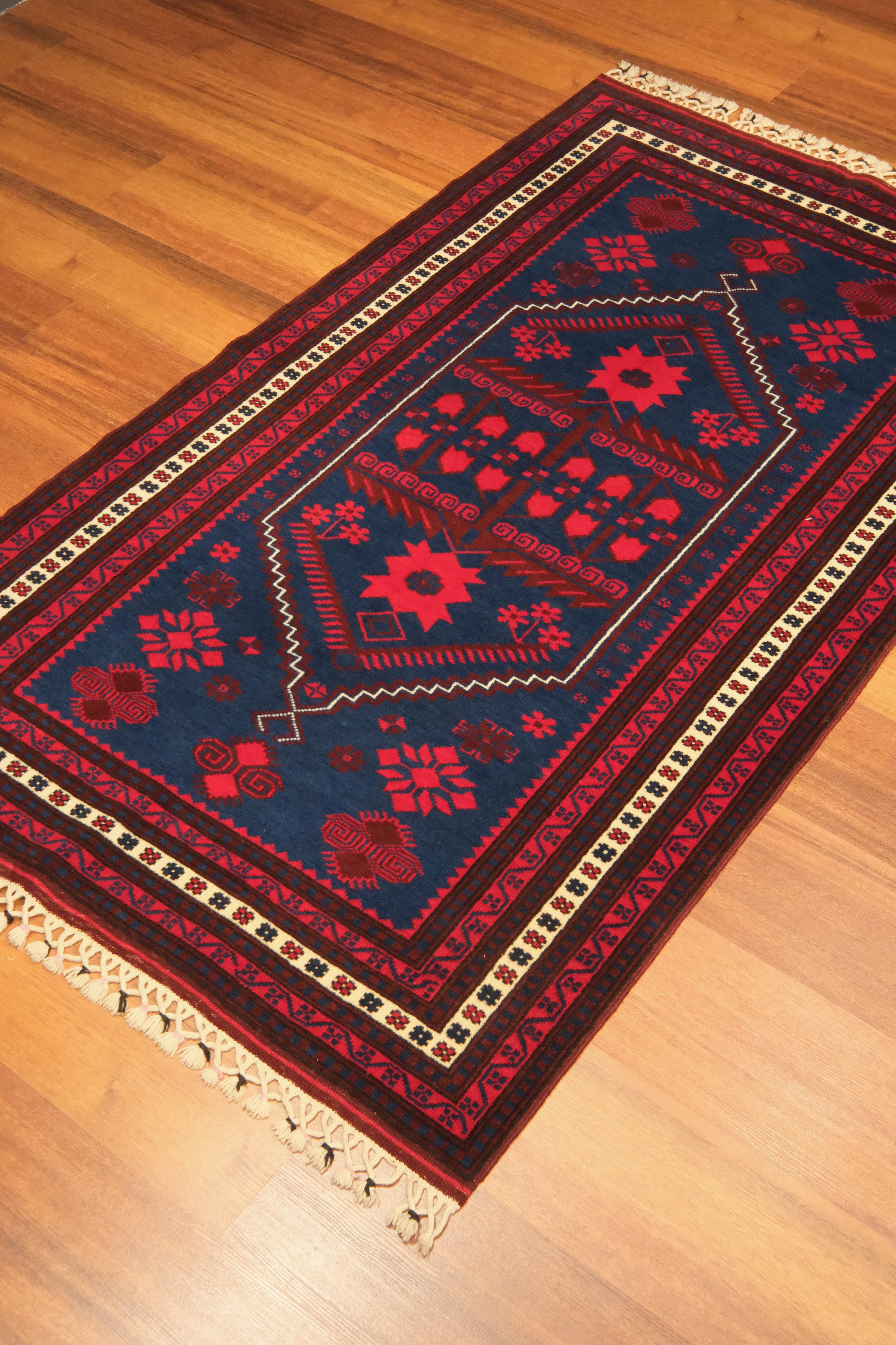 Öğretmenler Carpet Hand-Woven Yağcı Bedir Carpet 3744