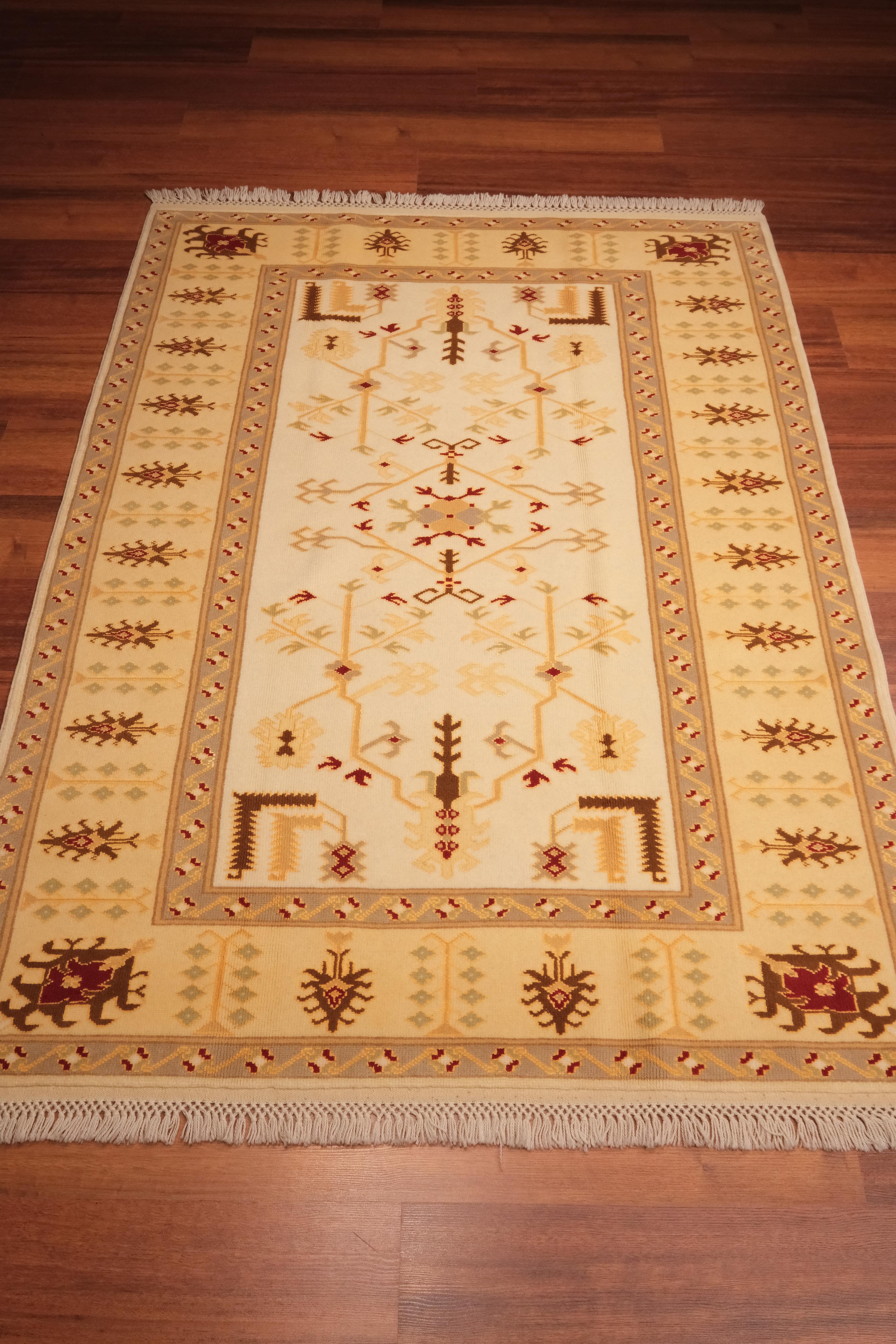 Öğretmenler Carpet Hand Woven Plain Antique Yoruk Rug 145x195