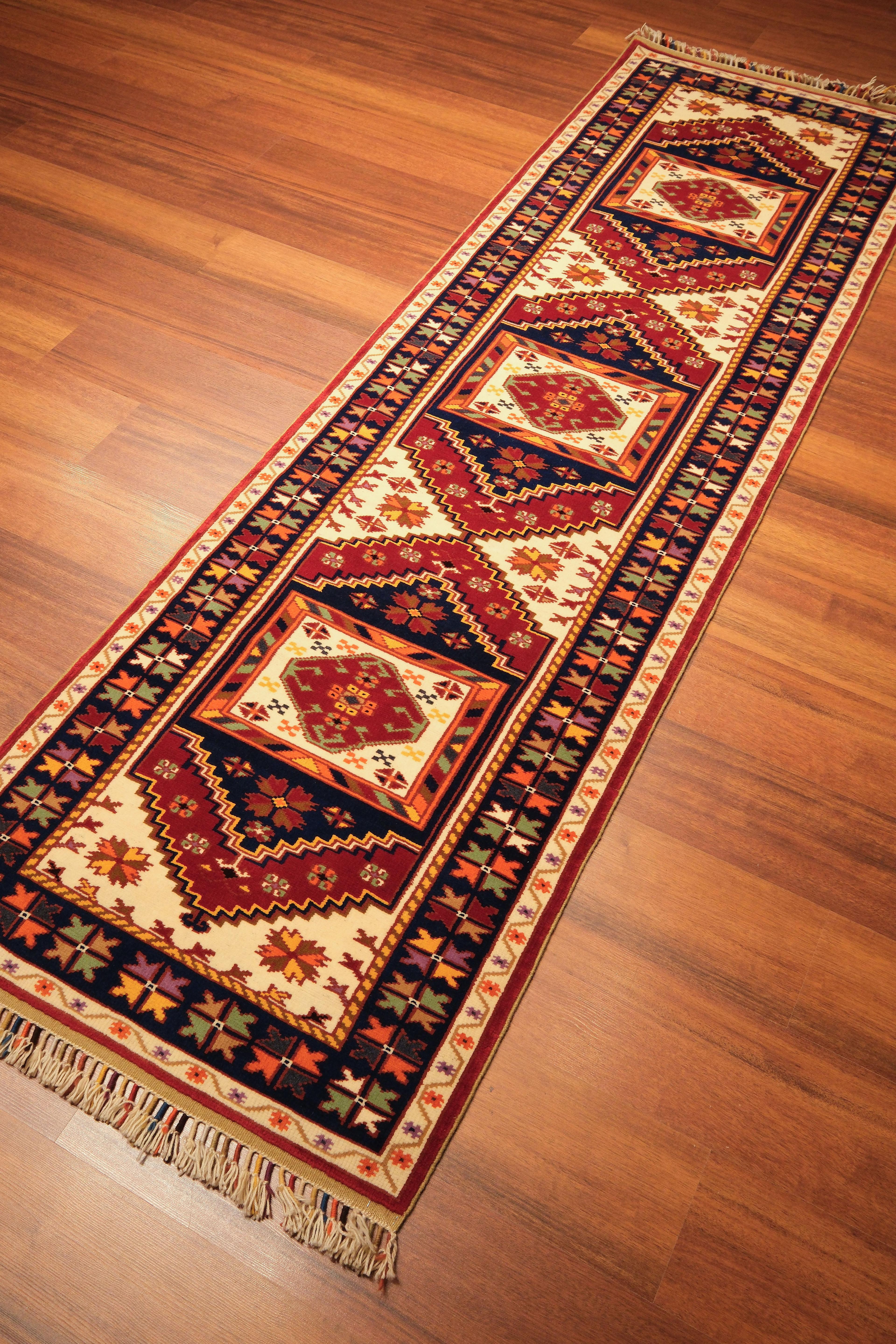 Öğretmenler Carpet Hand Woven Plain Yuntdağ 1052