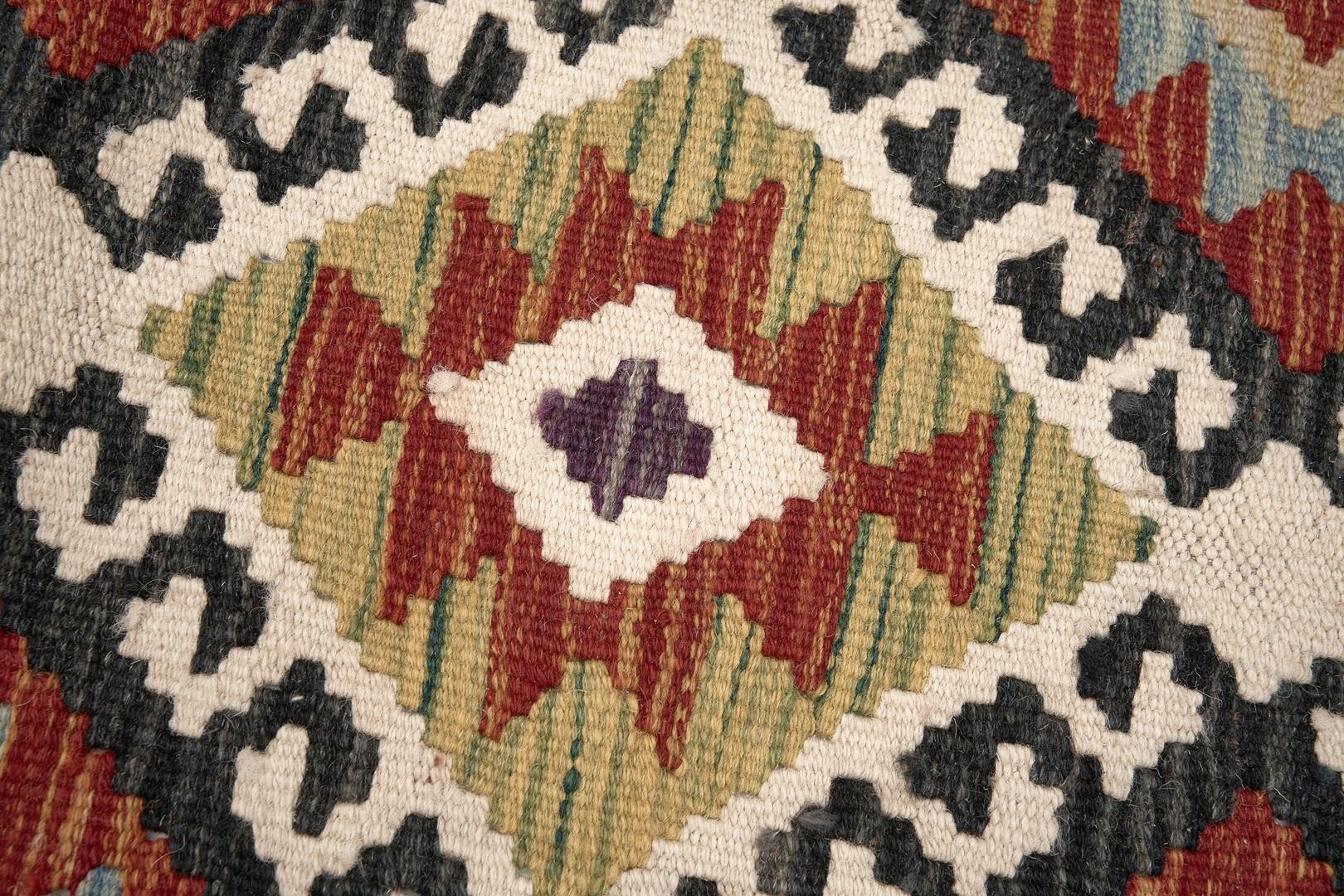 Öğretmenler Halı El Dokuma Ova Halı Kilim ÖDOK475