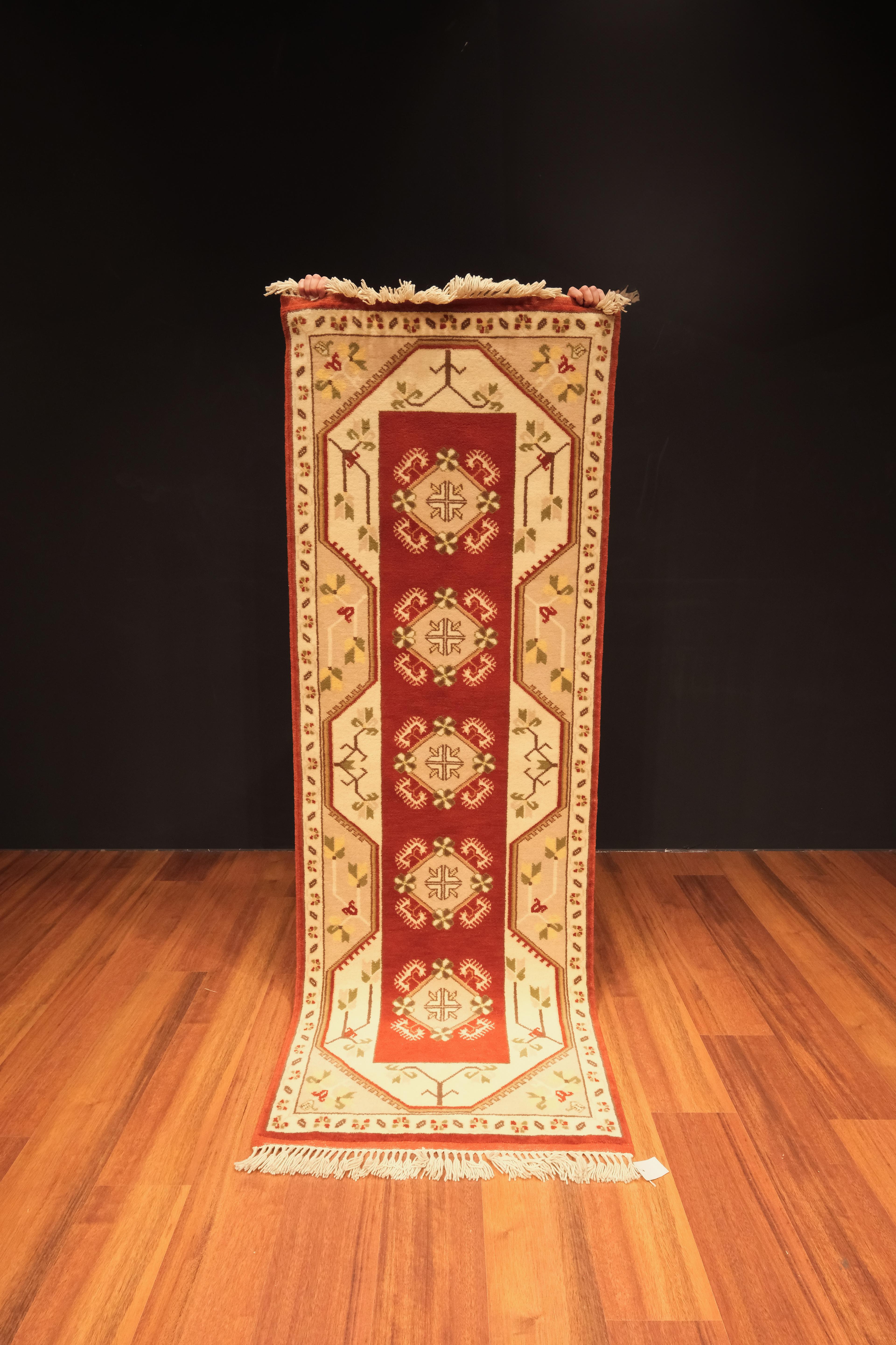 Öğretmenler Carpet Hand Woven Milas Carpet 9832