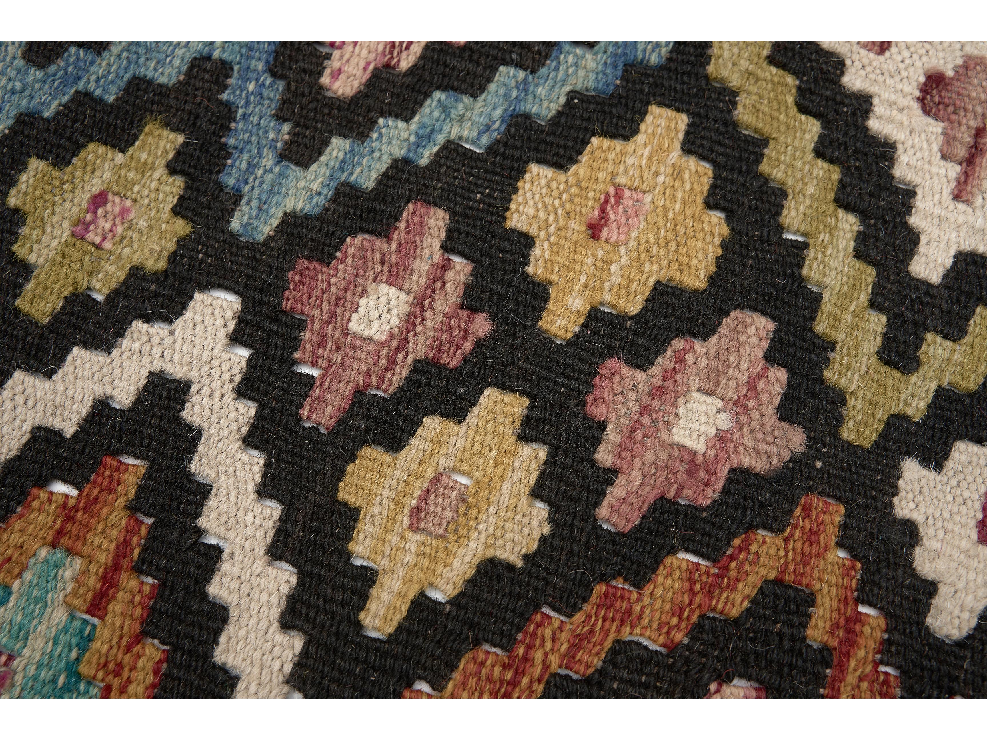 Öğretmenler Halı El Dokuma Ova Halı Kilim ÖDOK486