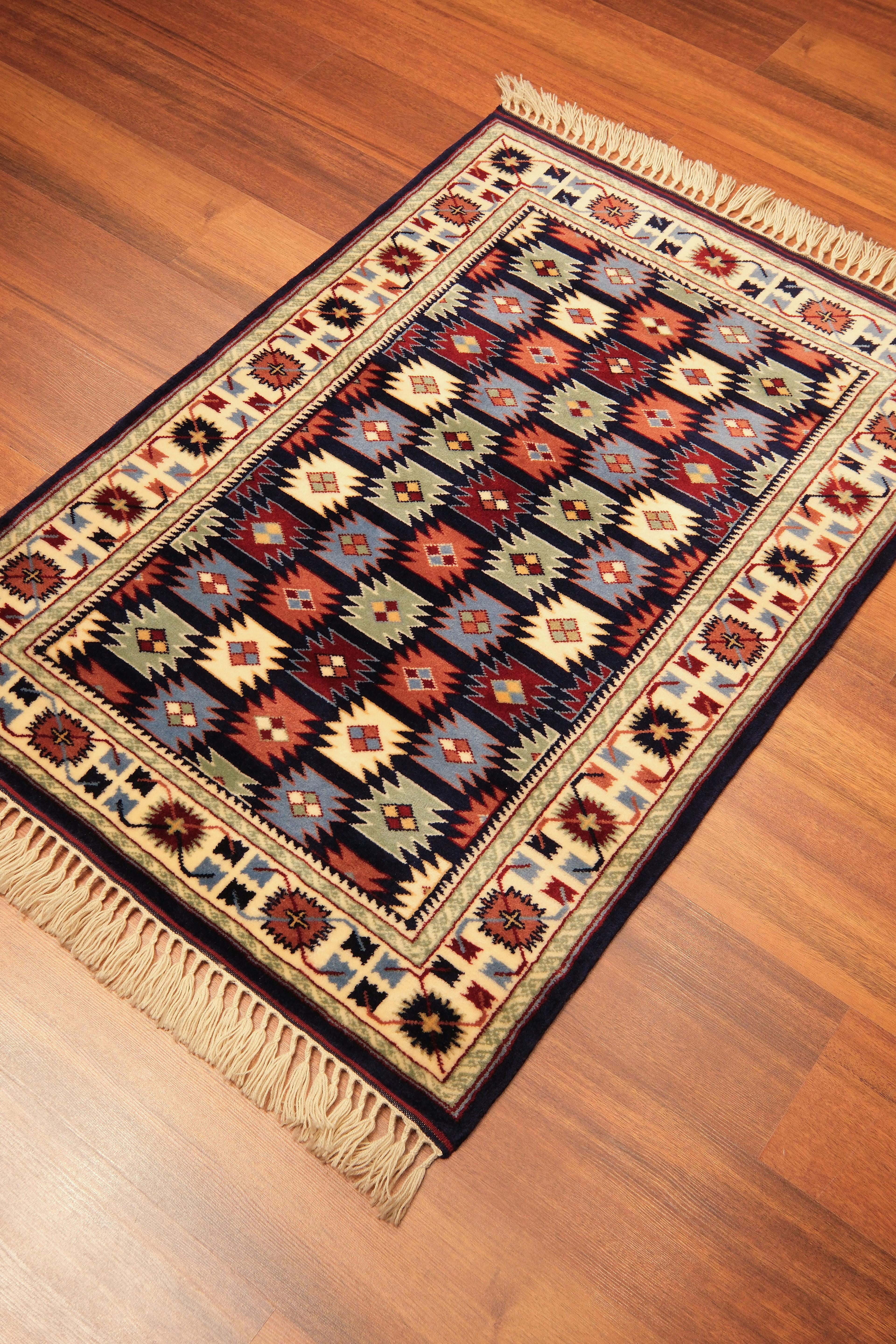 Öğretmenler Carpet Hand Woven Plain Antique Yoruk Carpet 95x136