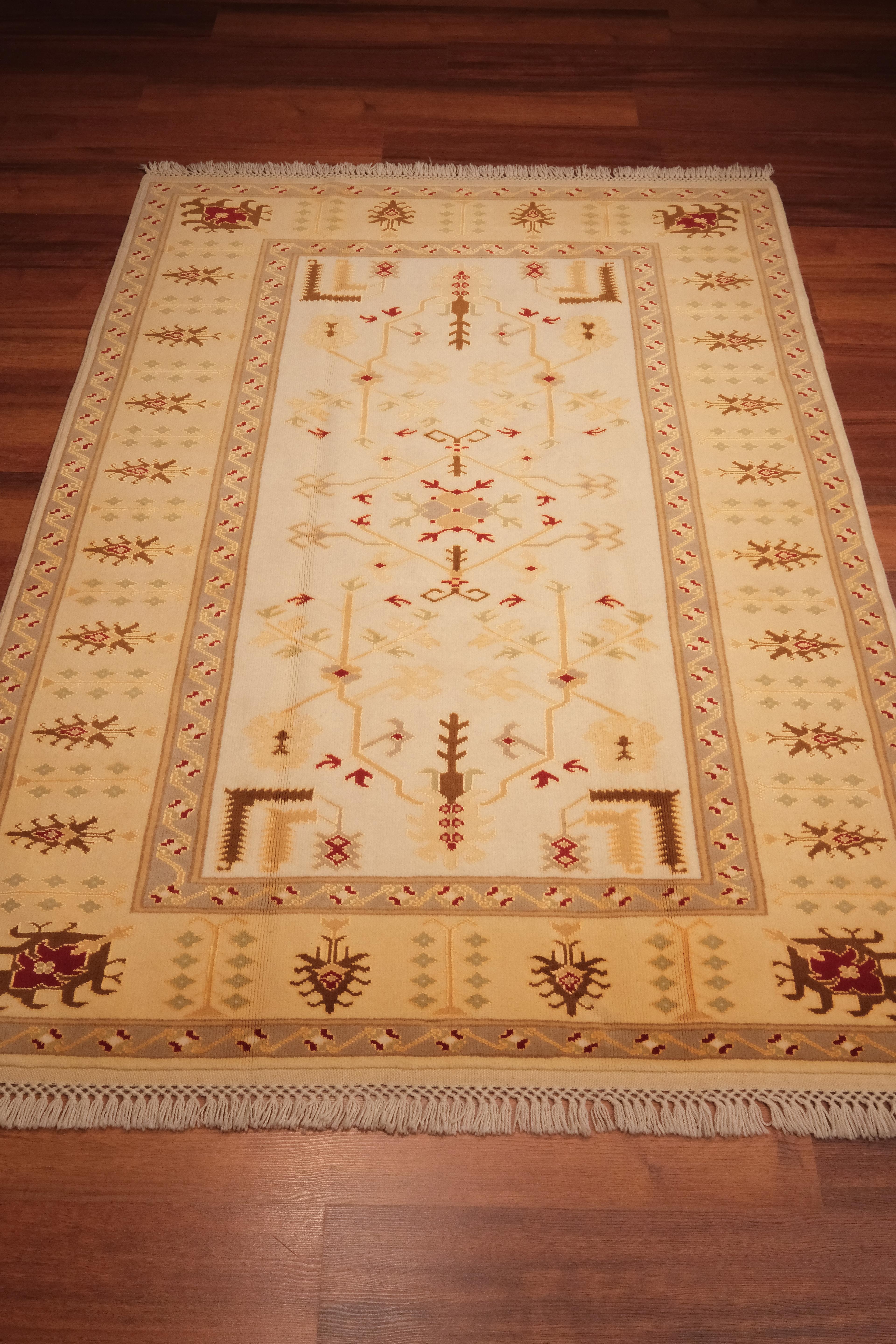 Öğretmenler Carpet Hand Woven Plain Antique Yoruk Rug 145x195