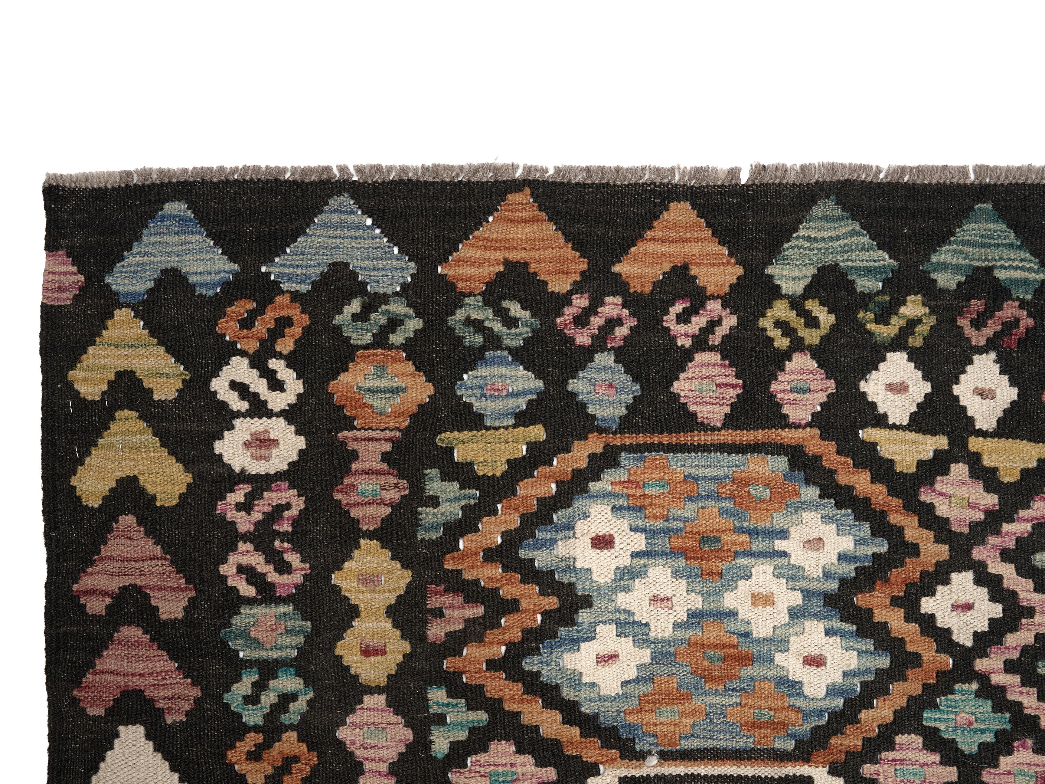 Öğretmenler Halı El Dokuma Ova Halı Kilim ÖDOK486