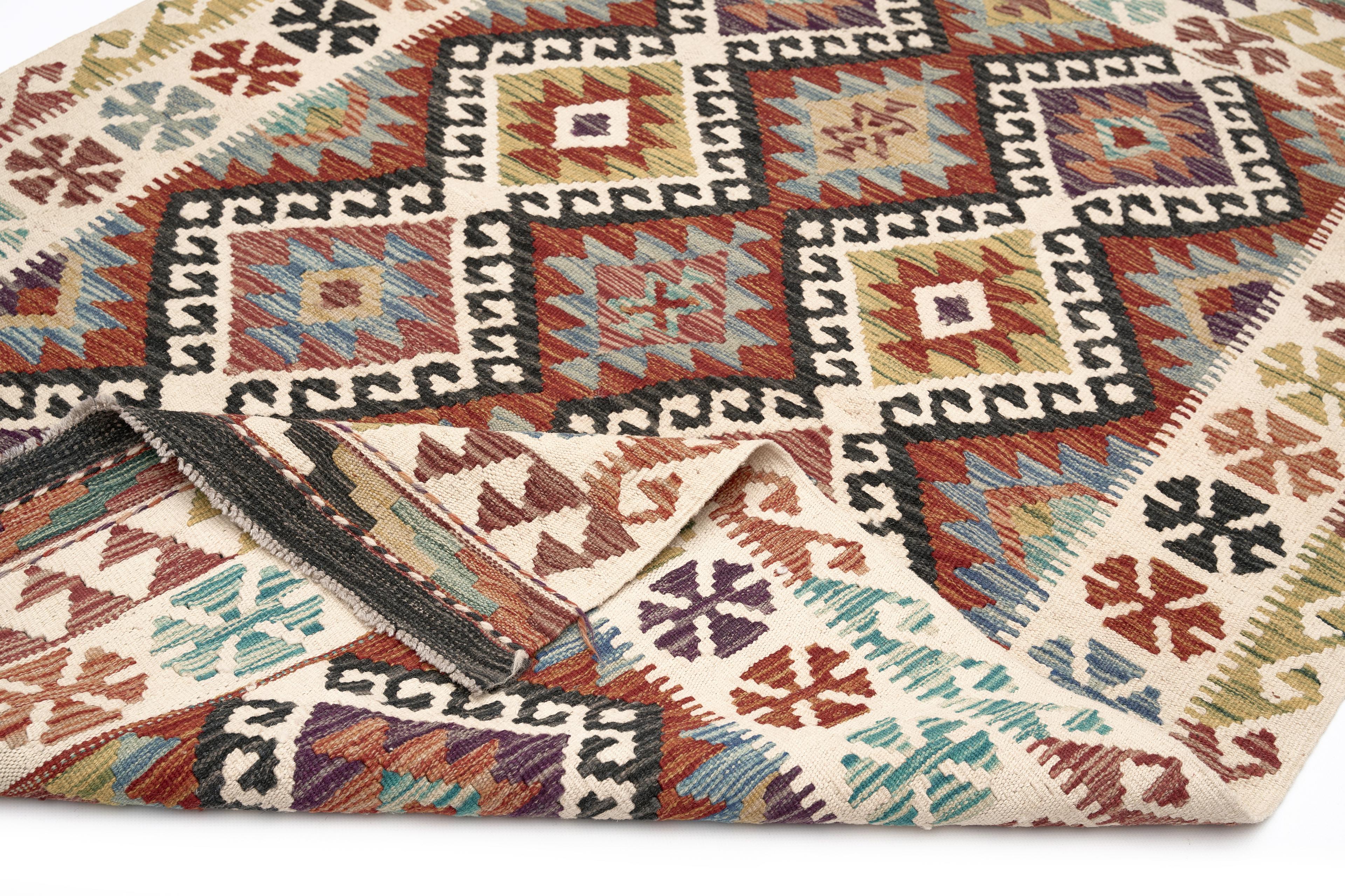 Öğretmenler Halı El Dokuma Ova Halı Kilim ÖDOK475