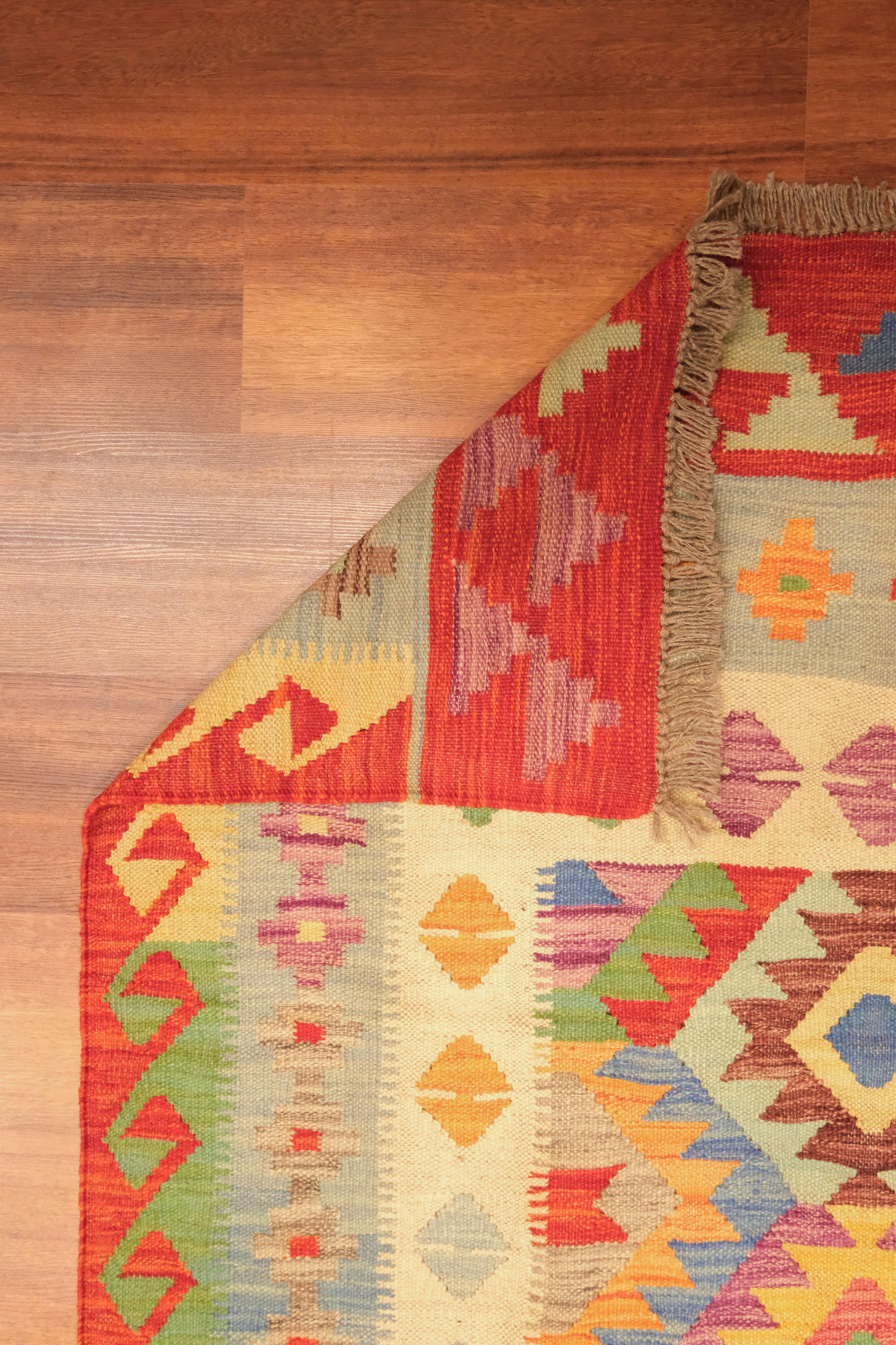 Öğretmenler Halı El Dokuma Kilim 248x180