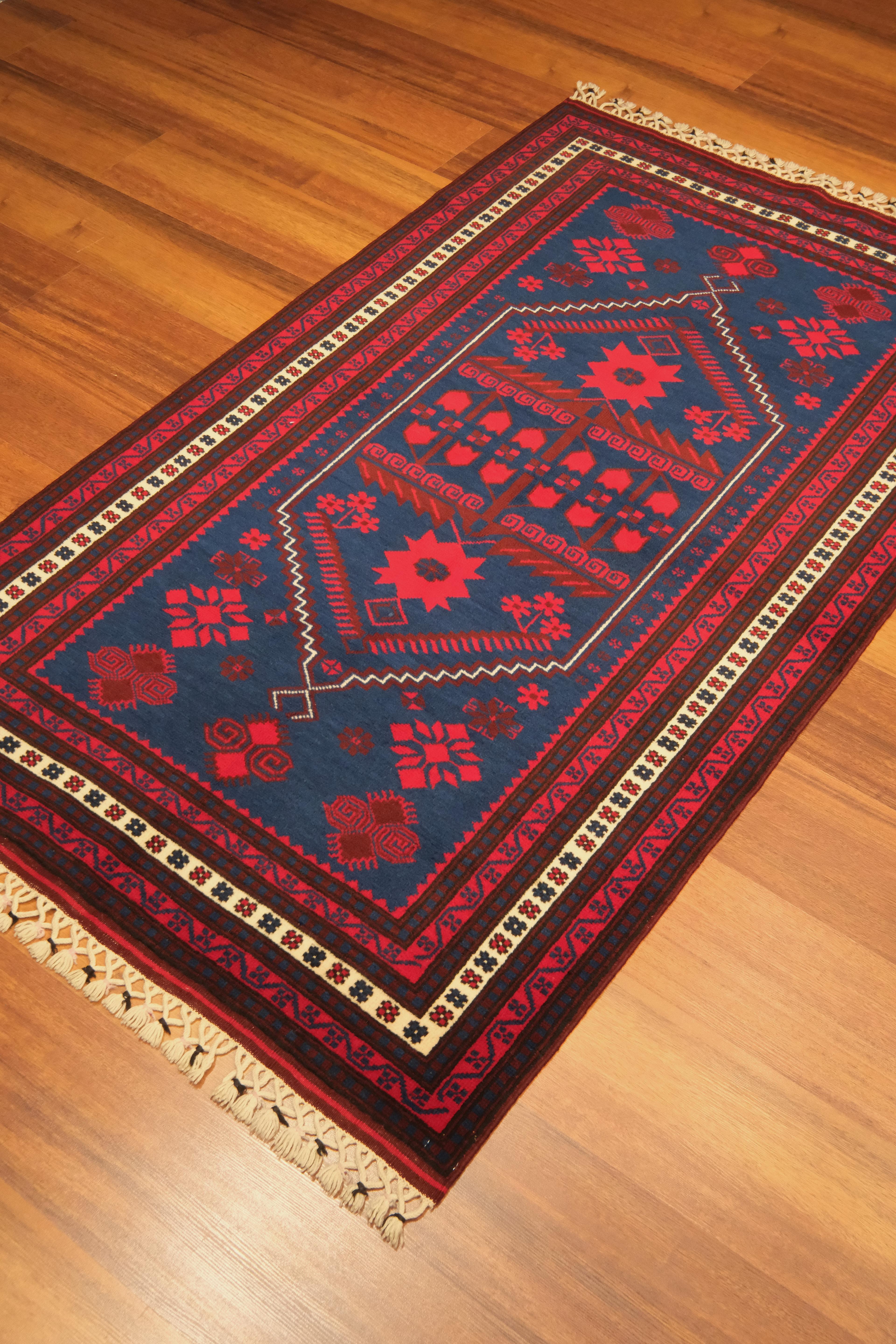 Öğretmenler Carpet Hand-Woven Yağcı Bedir Carpet 3744