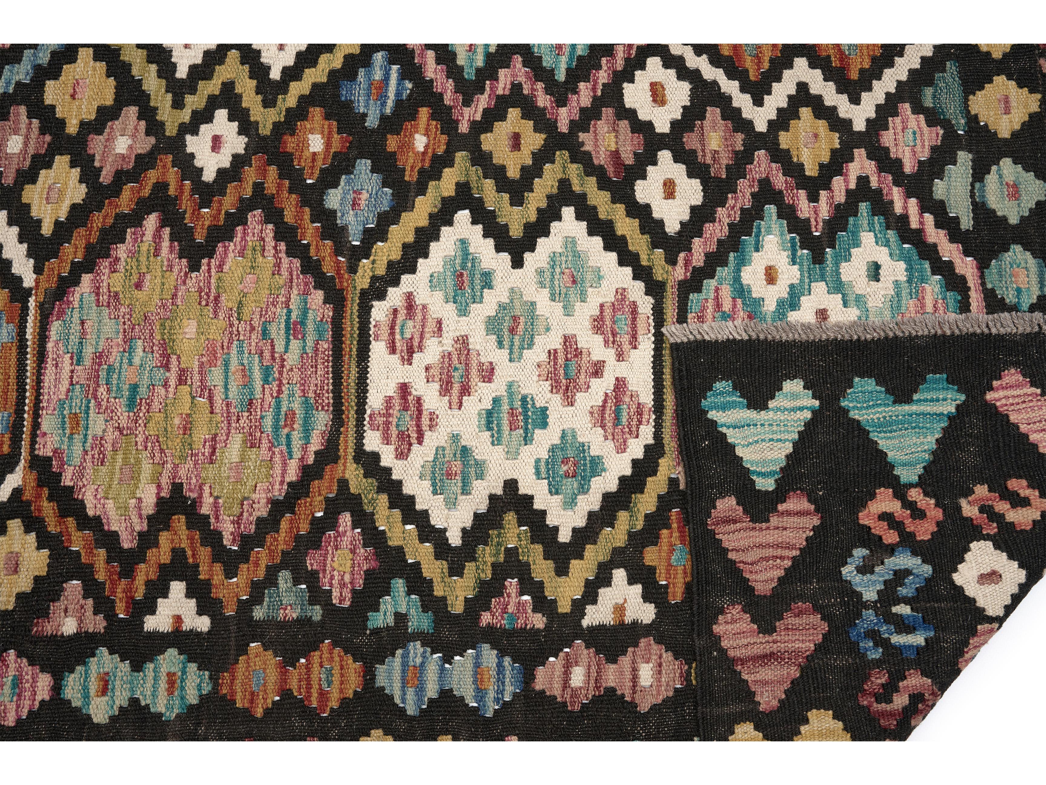 Öğretmenler Halı El Dokuma Ova Halı Kilim ÖDOK486